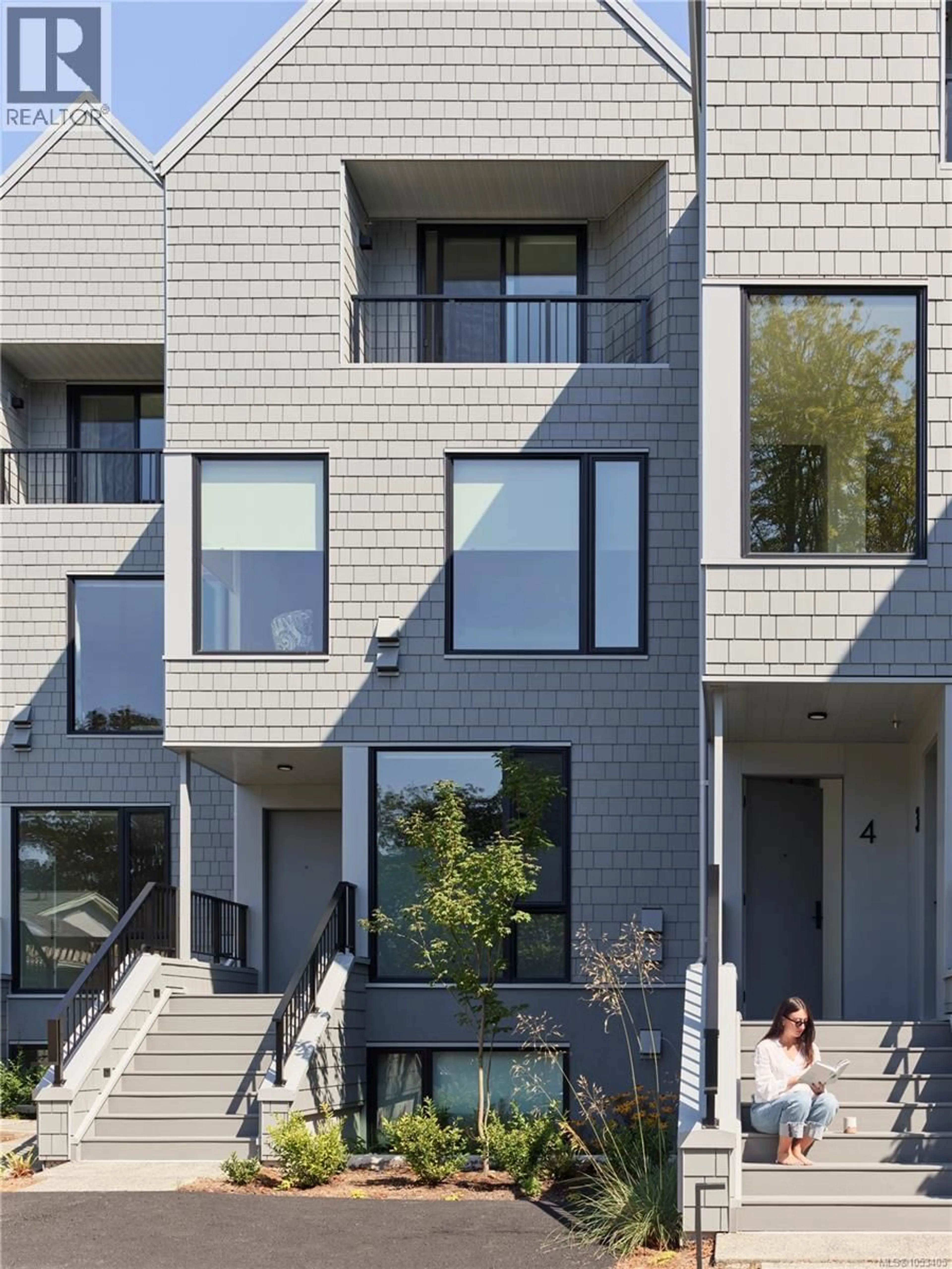 Home with brick exterior material, street for 7 - 907 REDFERN STREET, Victoria British Columbia V8S4G6