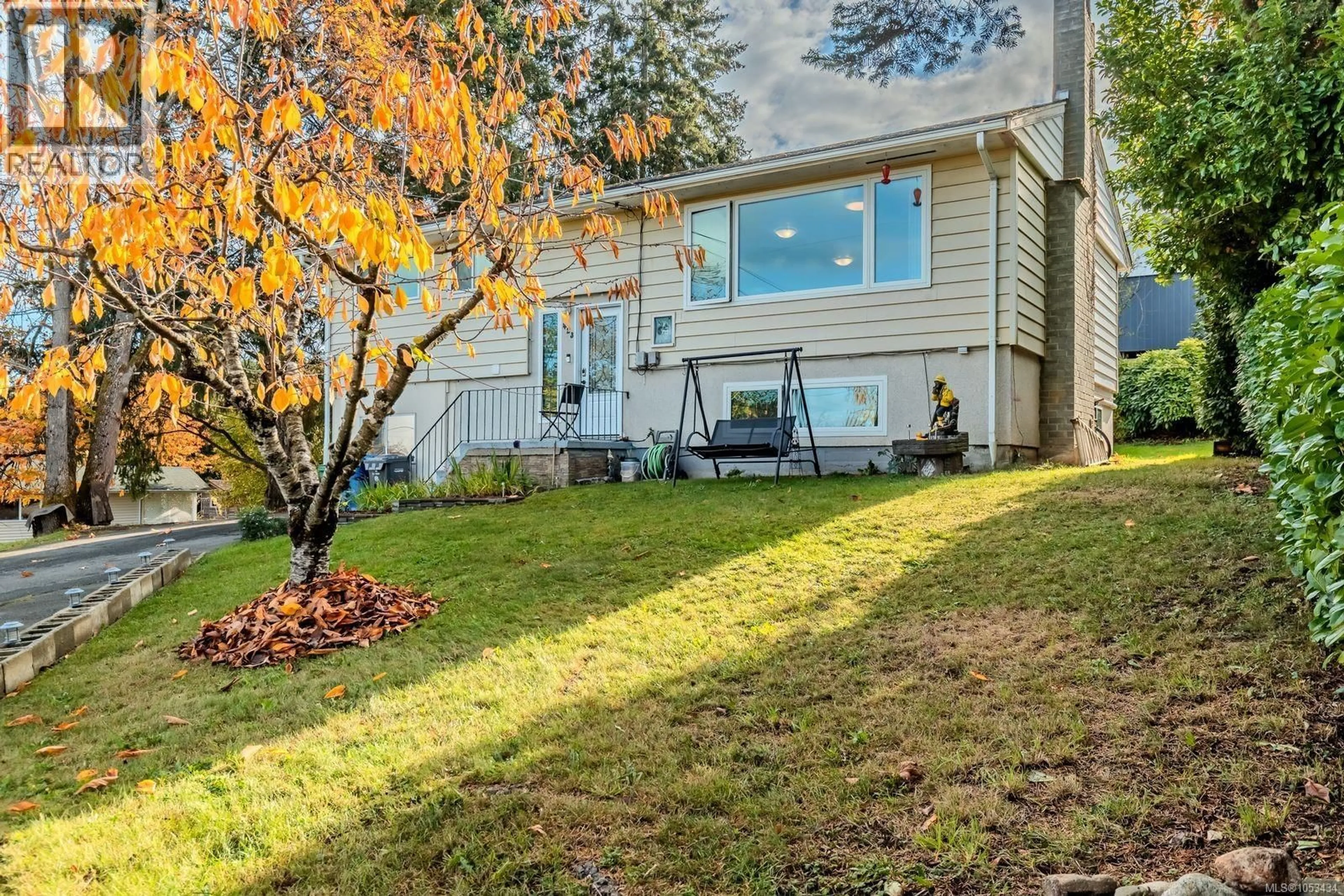 Patio, street for 423 POPLAR STREET, Nanaimo British Columbia V9S2H1