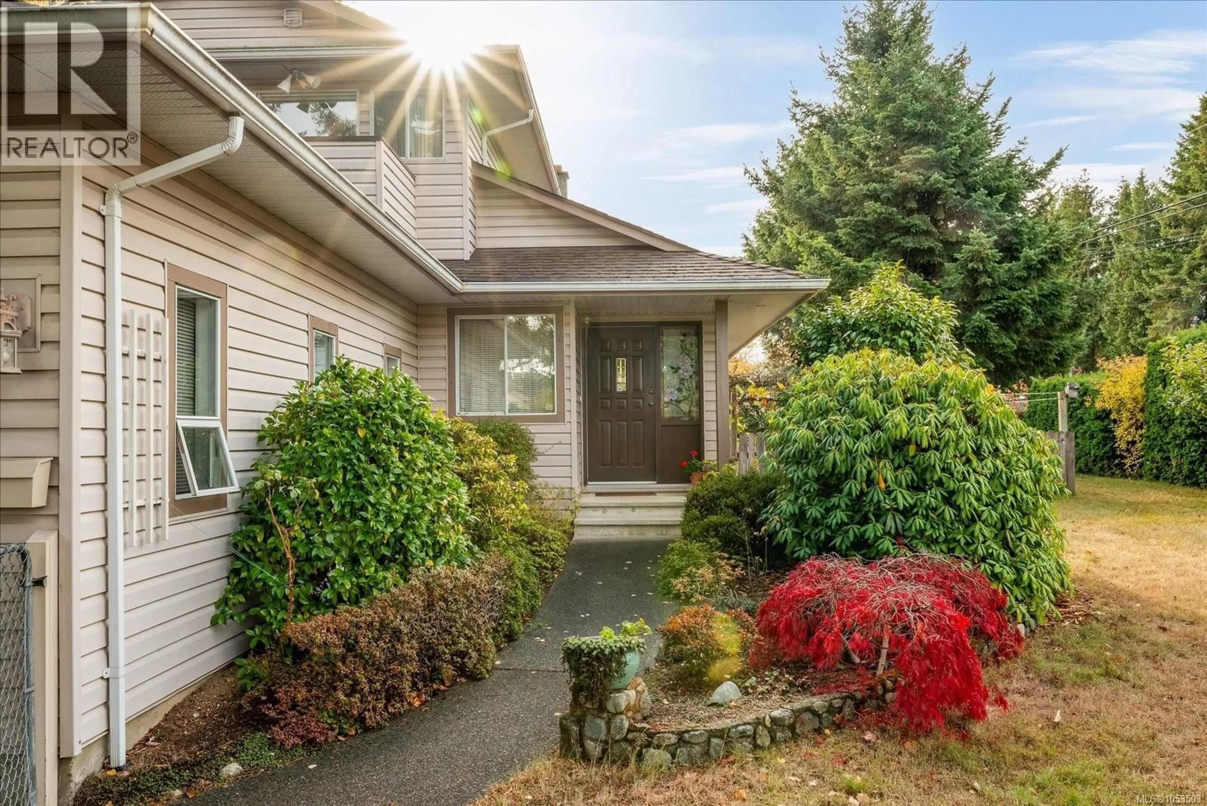 Home with vinyl exterior material, street for 6695 DOVER ROAD, Nanaimo British Columbia V9V1A6