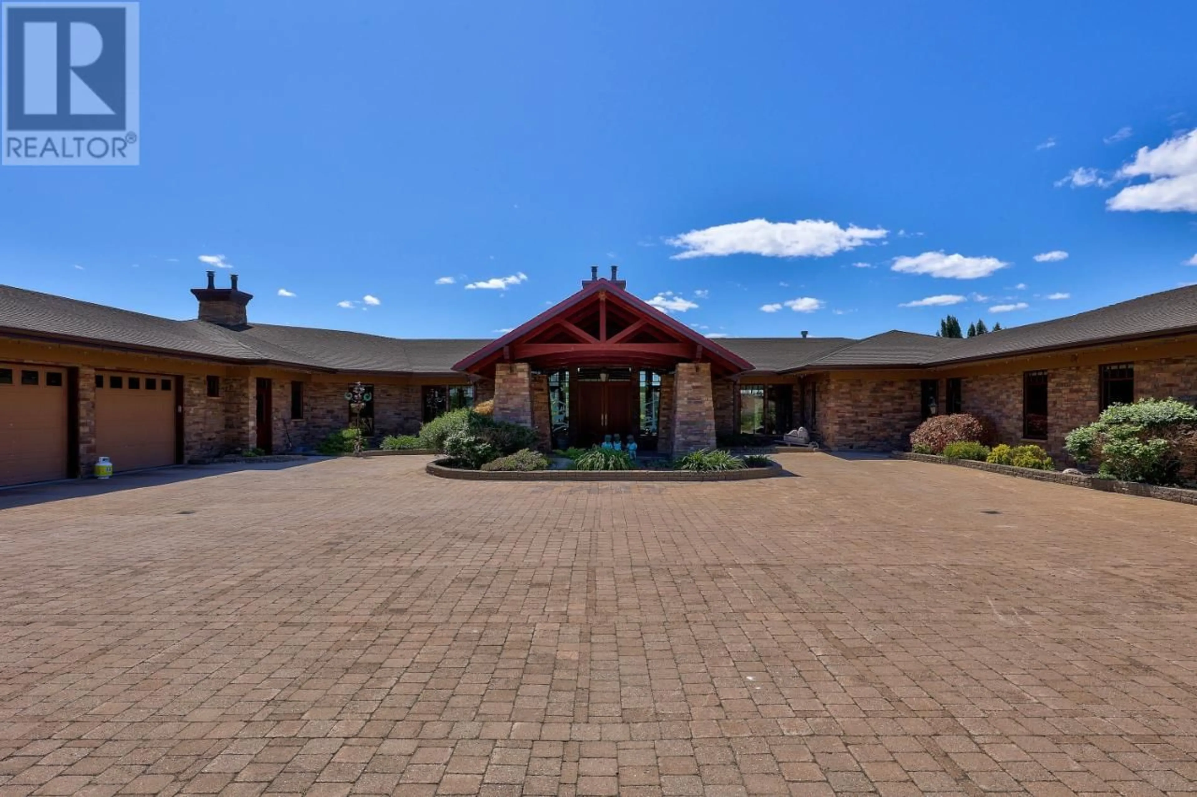 Indoor foyer for 1060 HEFFLEY LOUIS CR Road, Sun Peaks British Columbia V0E1Z1