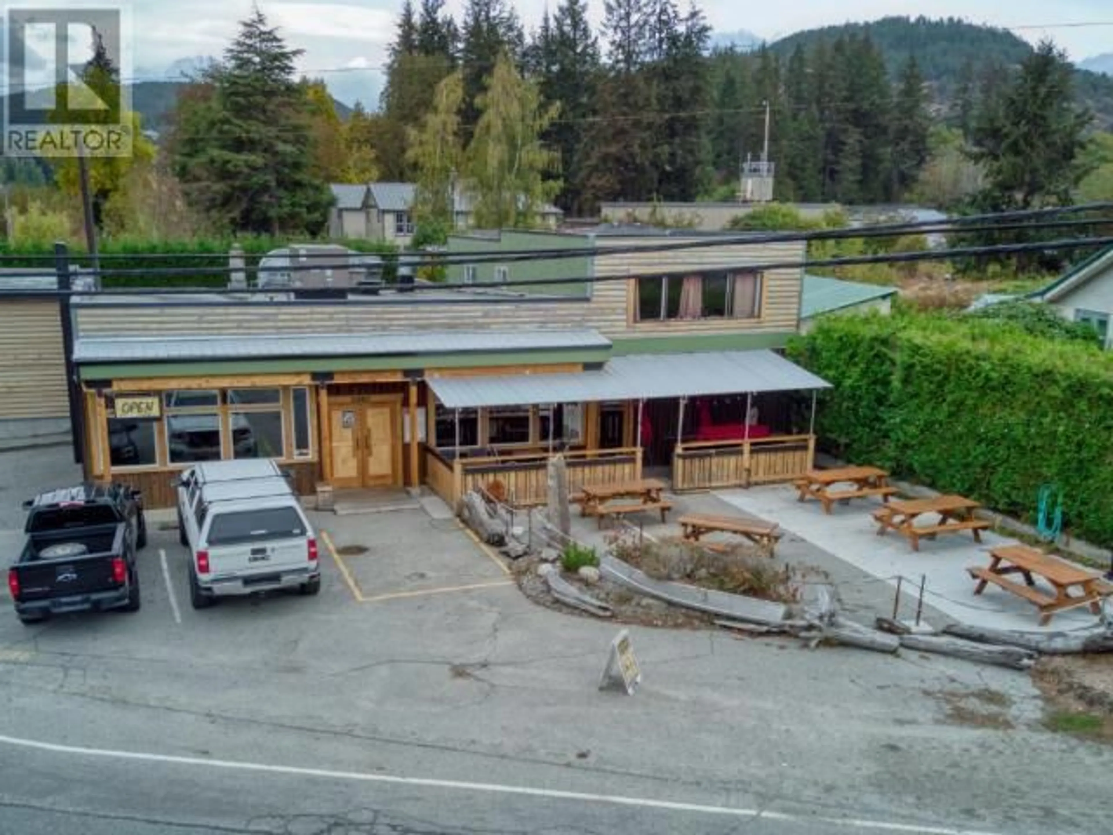 Outside view for 5987 LUND STREET, Powell River British Columbia V8A4S9