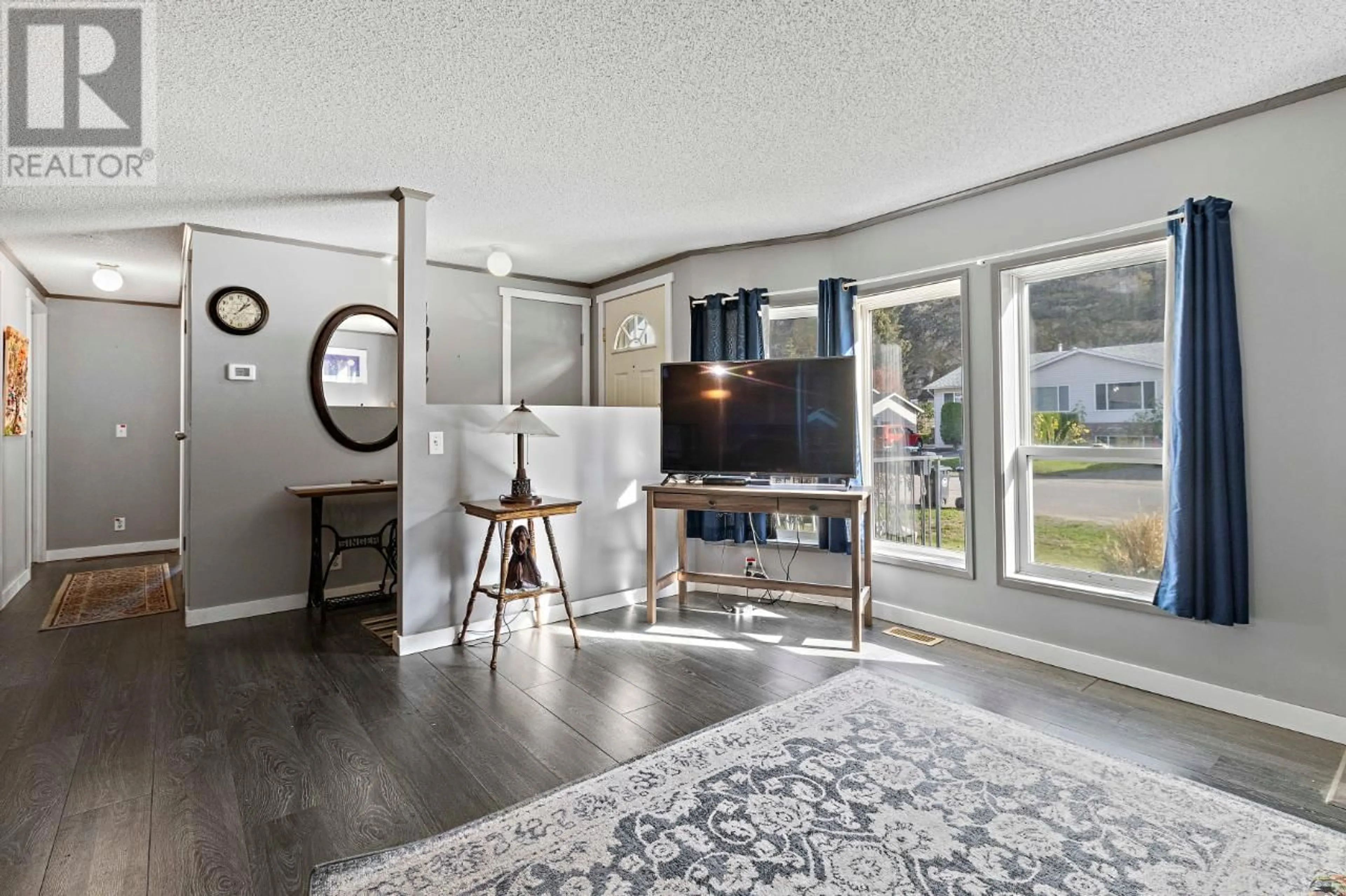 Living room for 210 BROOKE DRIVE, Chase British Columbia V0E1M0