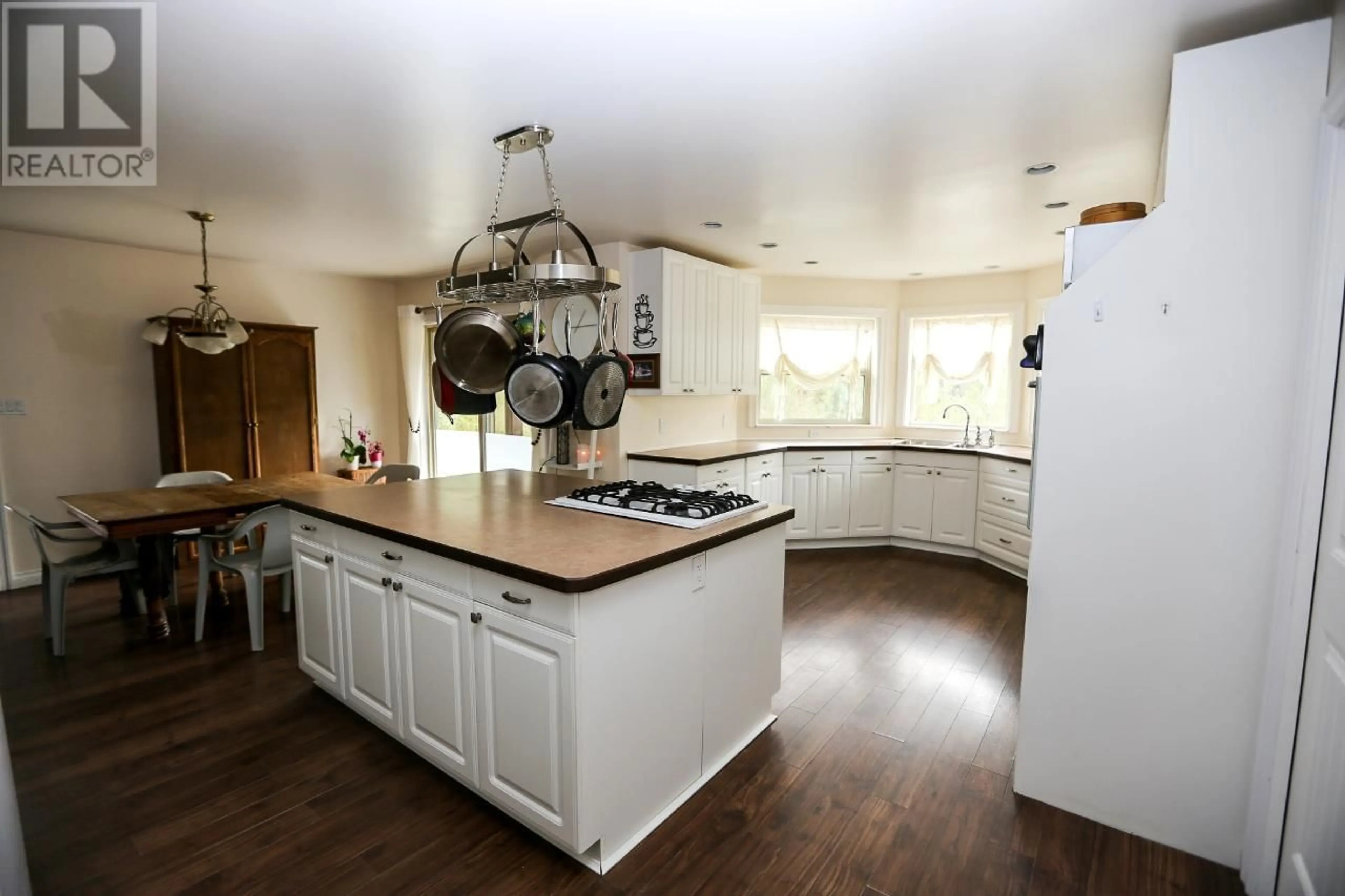 Open concept kitchen, unknown for 1612 FLUME ROAD, Barriere British Columbia V0E1E0