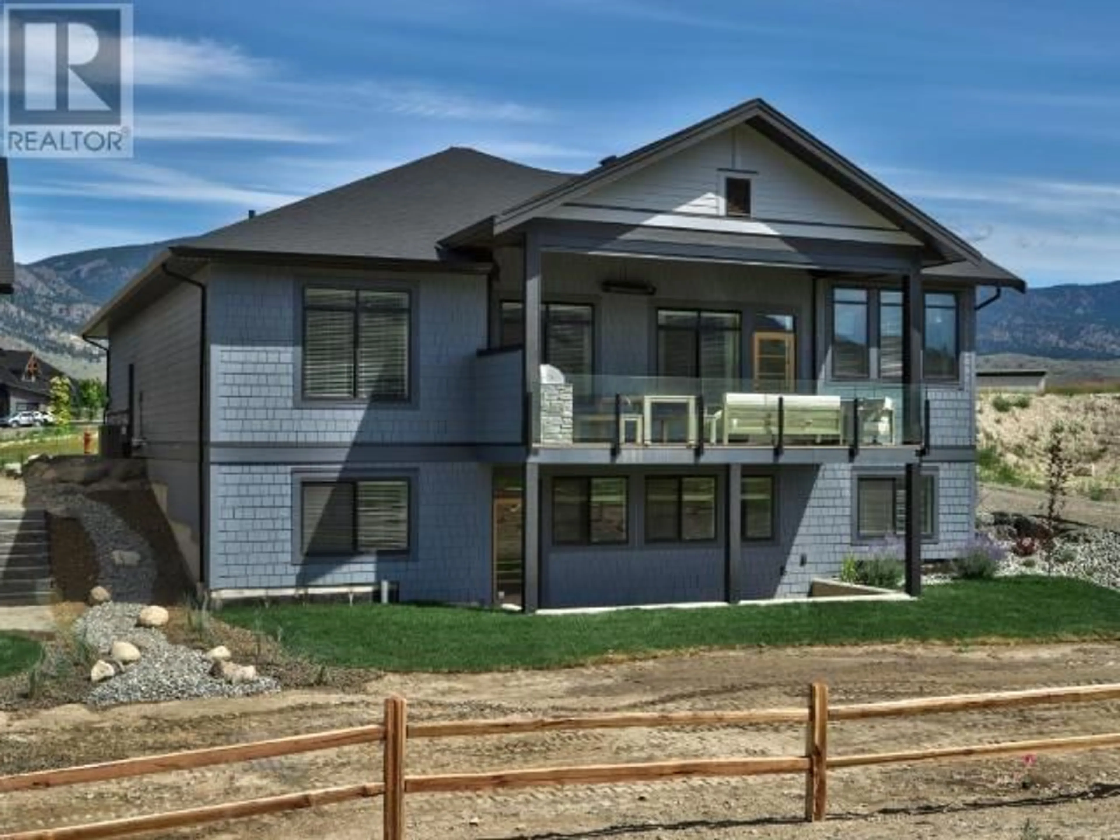 Frontside or backside of a home for 1-260 RUE CHEVAL NOIR, Tobiano British Columbia V1S0B3