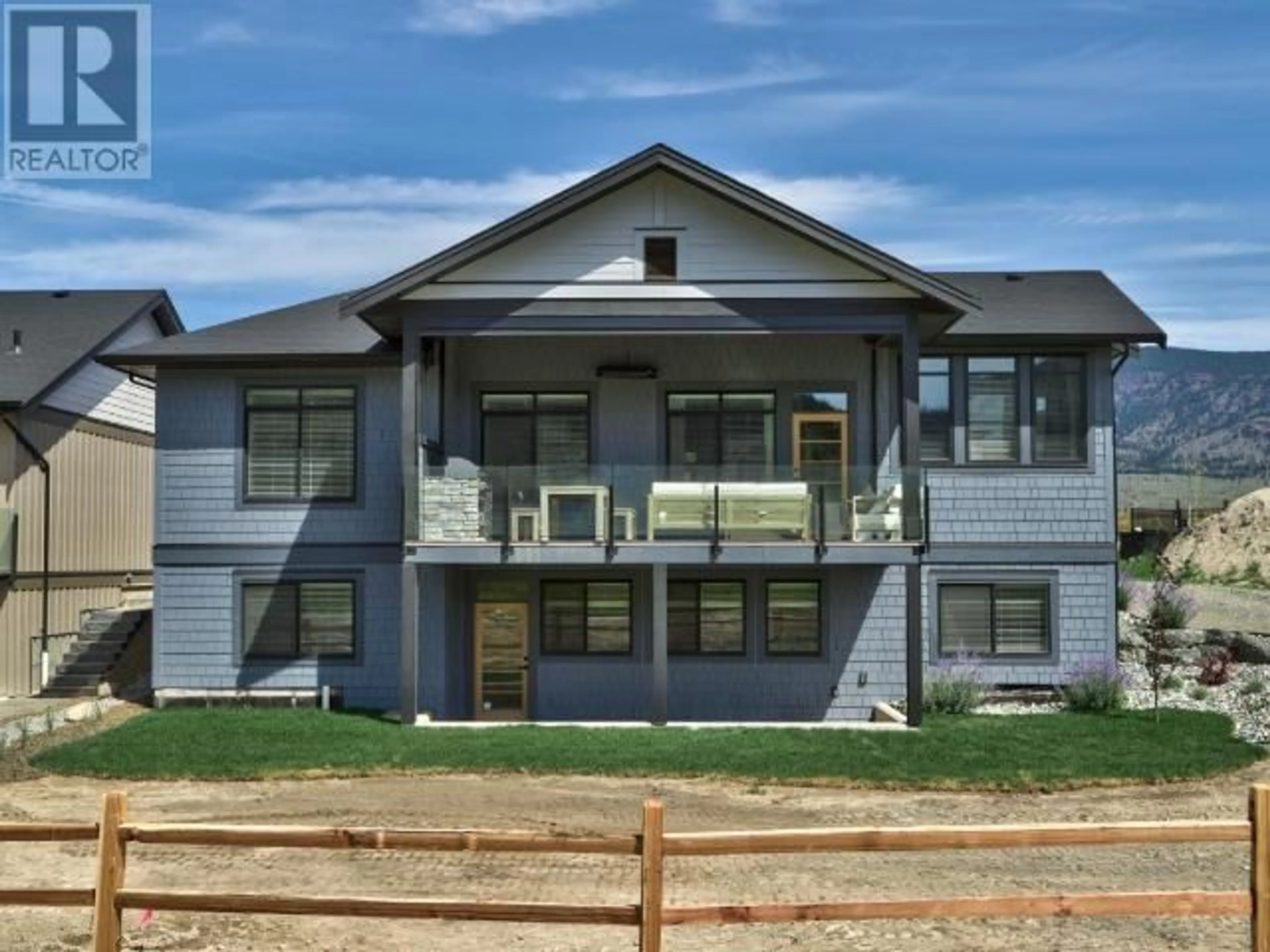 Frontside or backside of a home for 1-260 RUE CHEVAL NOIR, Tobiano British Columbia V1S0B3