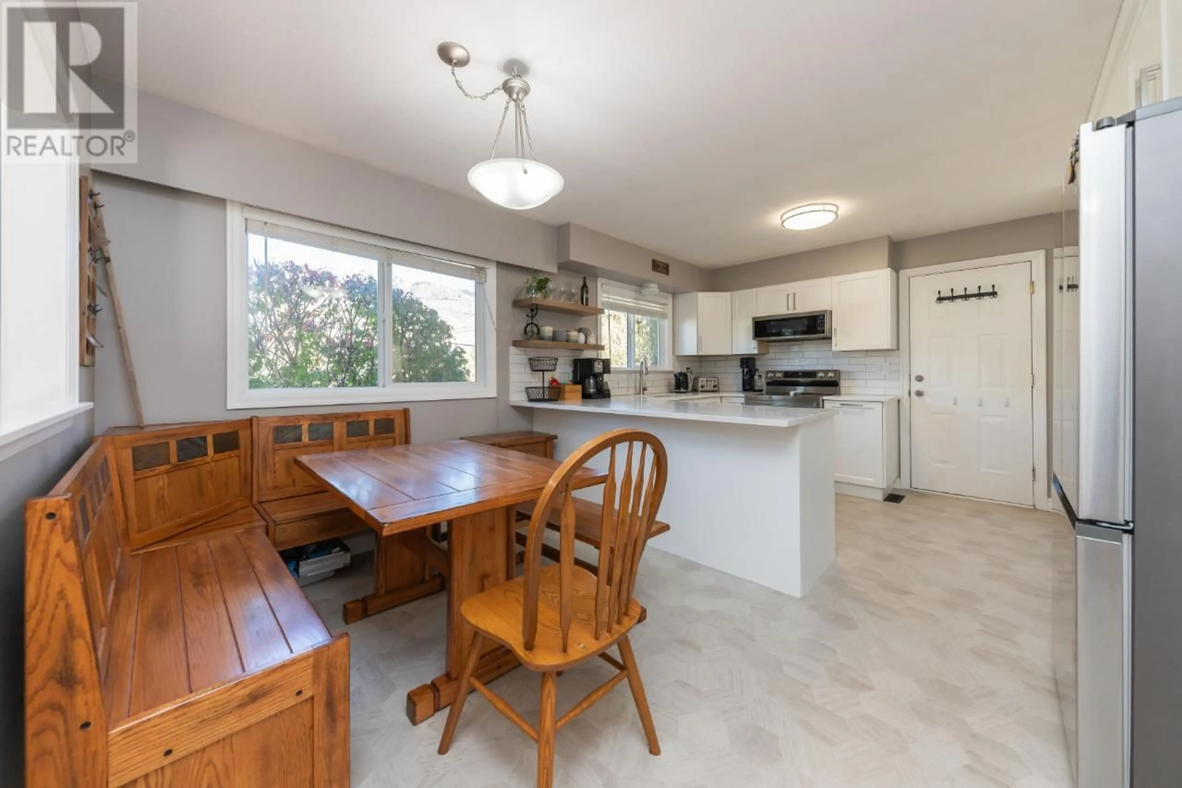 Standard kitchen for 1939 GLENWOOD DRIVE, Kamloops British Columbia V2C4G3