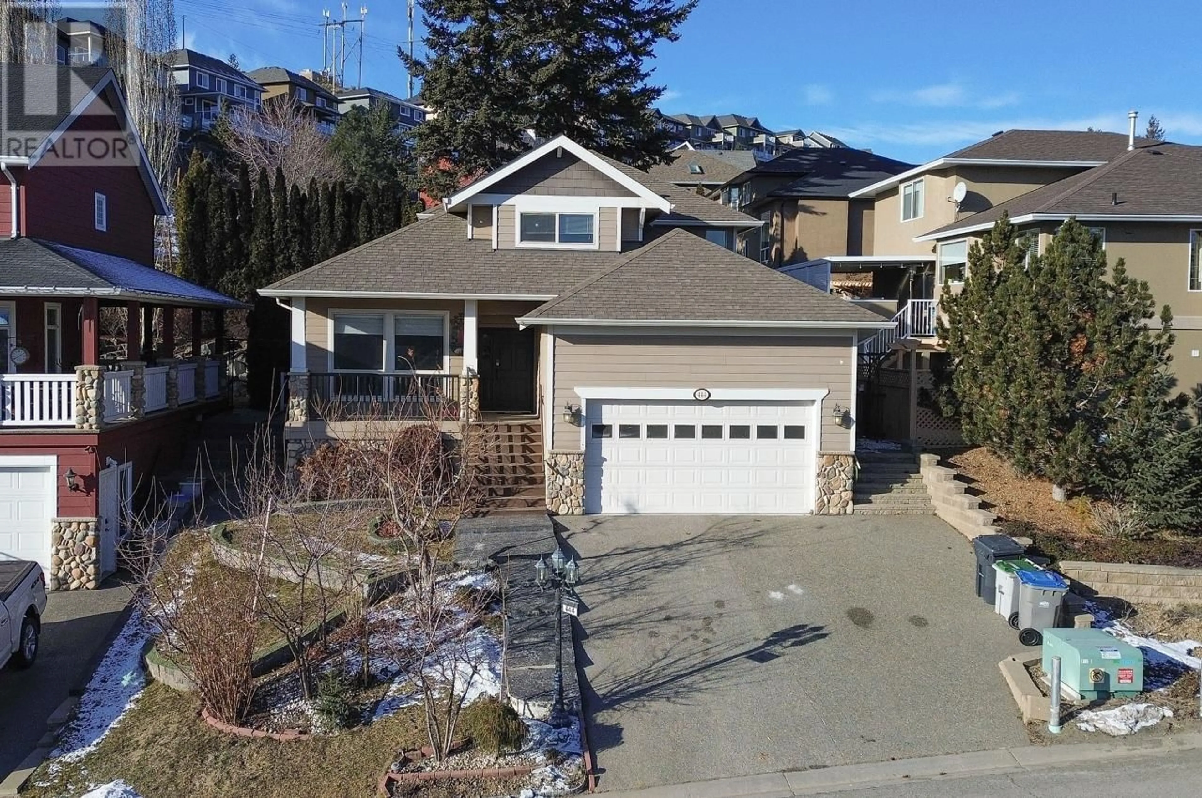 Frontside or backside of a home for 444 AZURE PLACE, Kamloops British Columbia V2E2R2