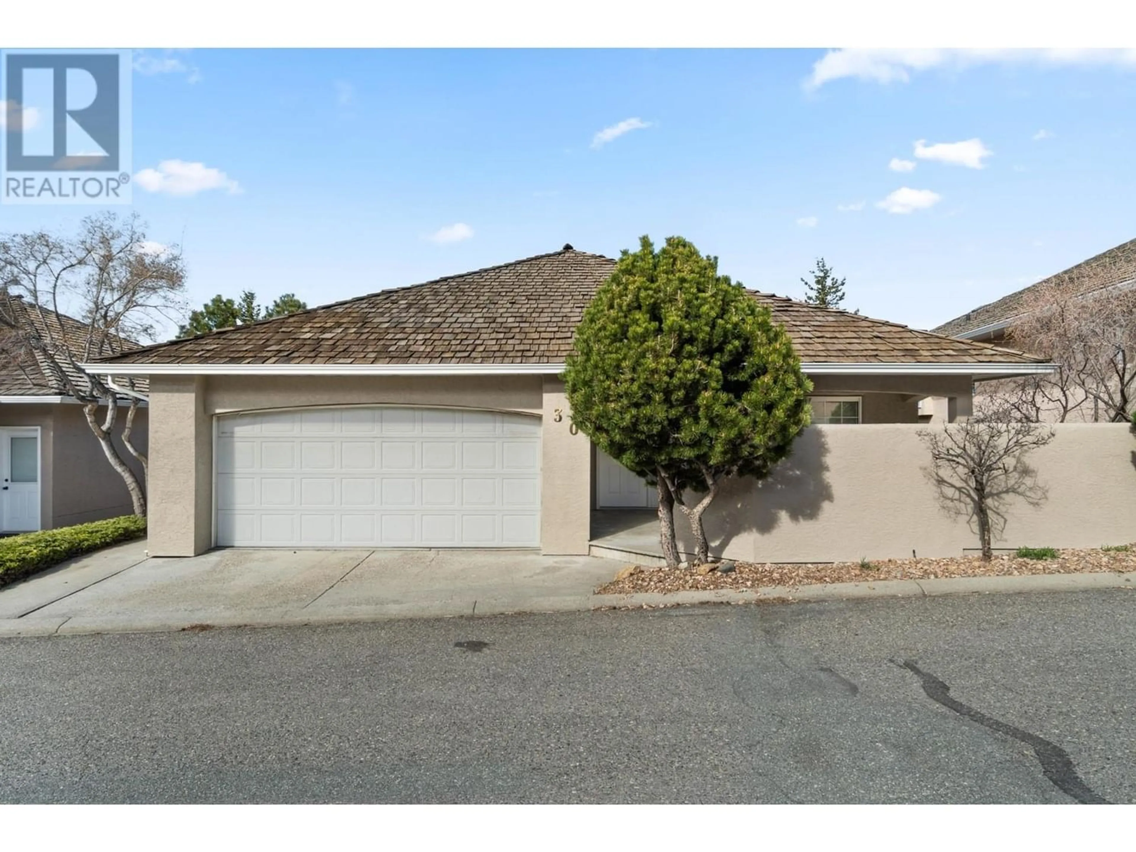 Contemporary kitchen for 30-2080 PACIFIC WAY, Kamloops British Columbia V1S1V3