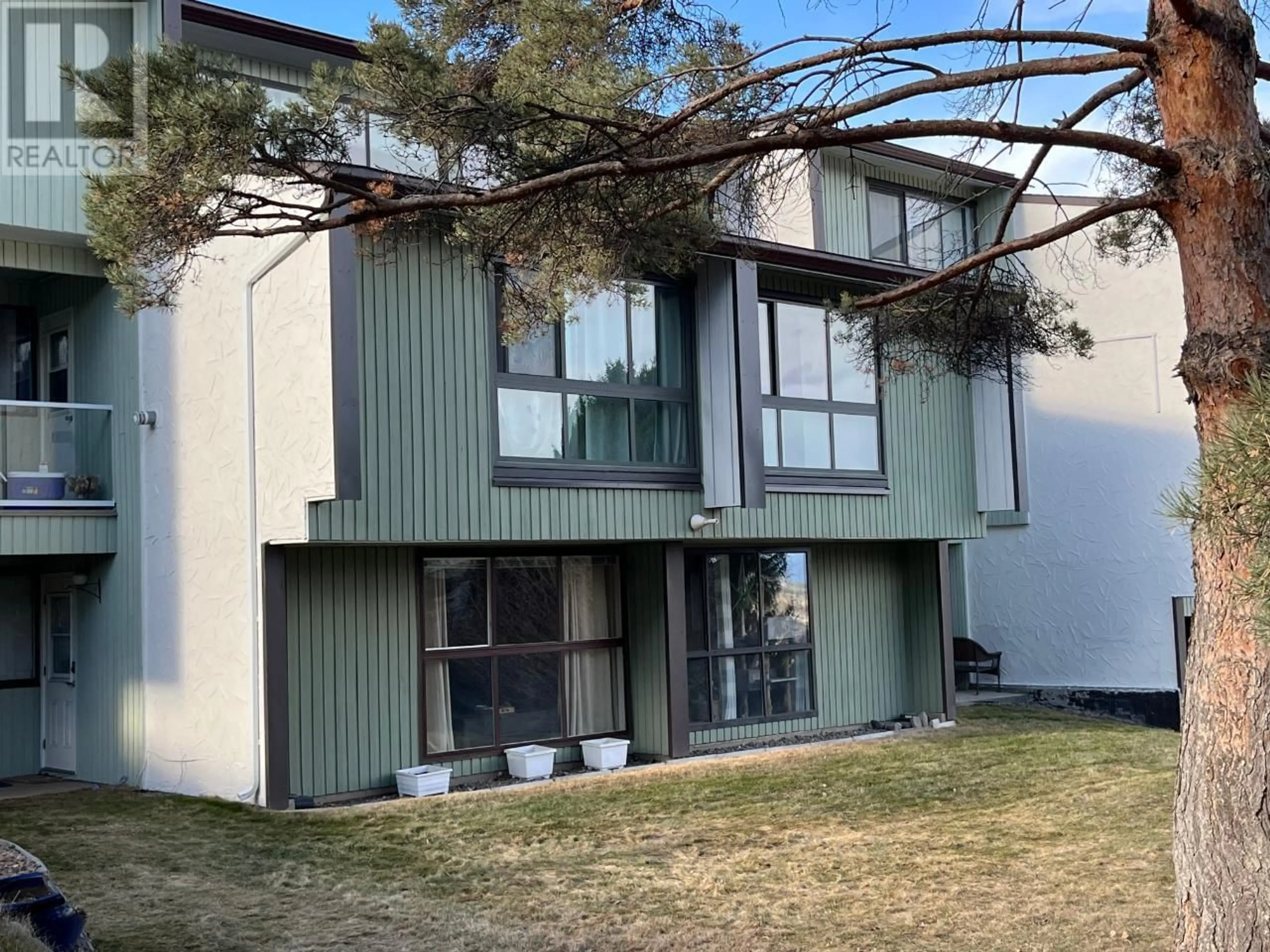 Outside view for 70-137 MCGILL RD, Kamloops British Columbia V2C1C9