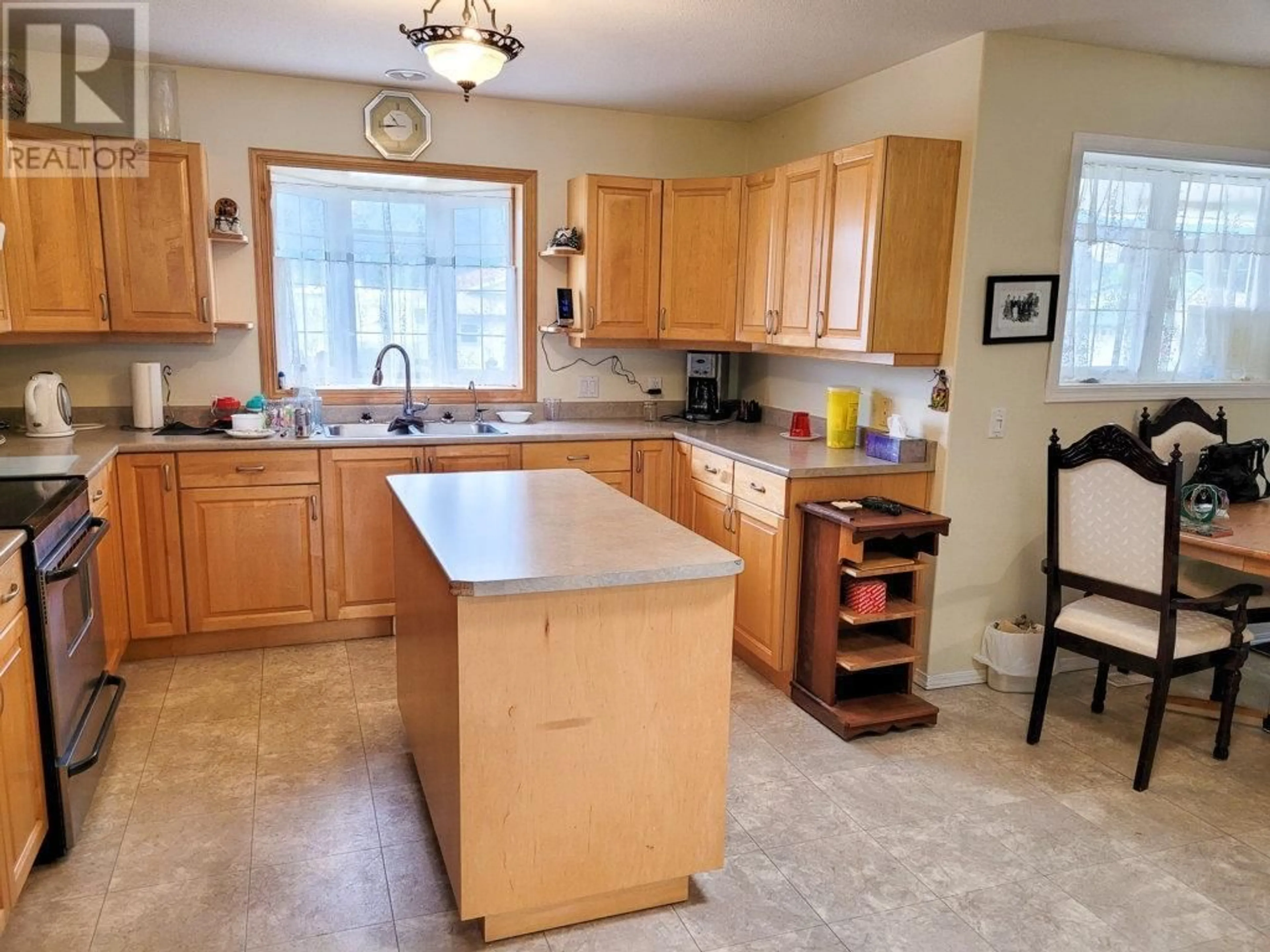 Kitchen, wood floors, cottage for 463 MORGAN Avenue, Merritt British Columbia V1K1B8