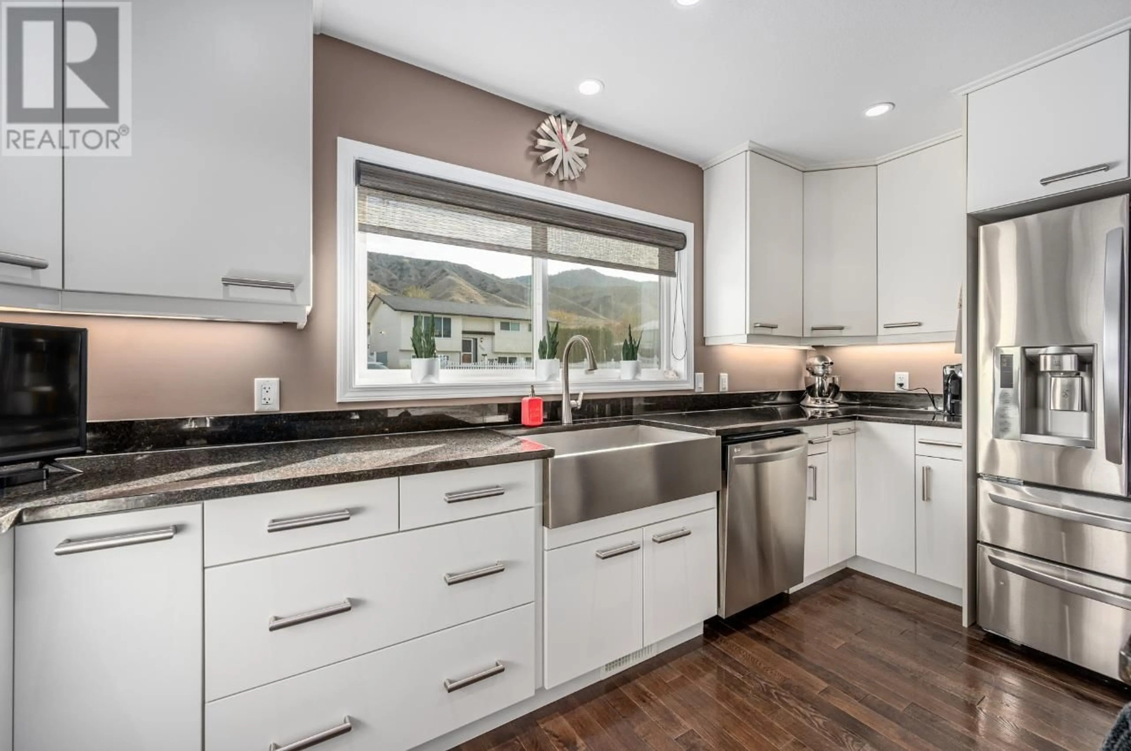 Contemporary kitchen for 1276 HEUSTIS DRIVE, Ashcroft British Columbia V0K1A0