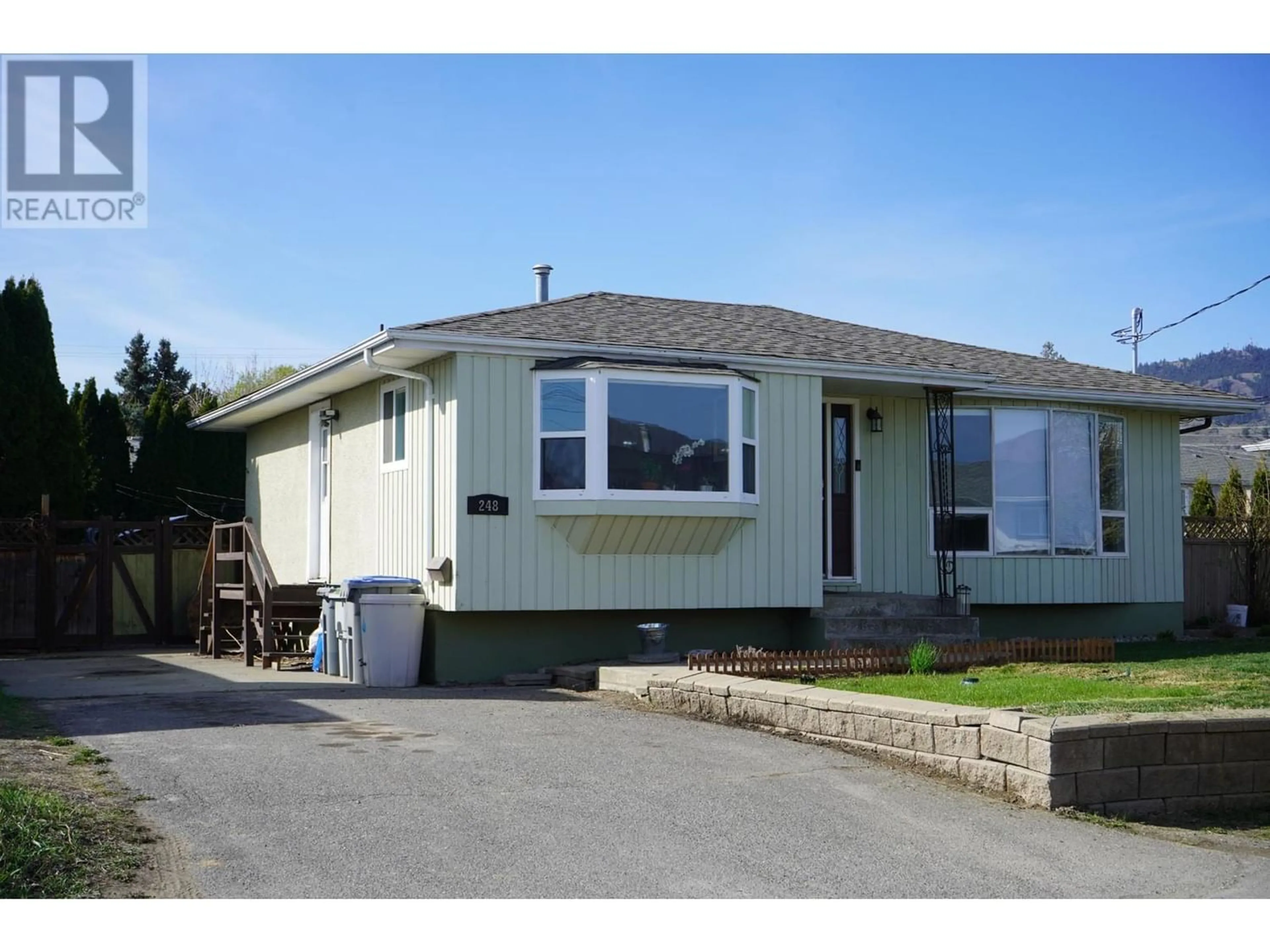 Frontside or backside of a home for 248 CHESTNUT AVE, Kamloops British Columbia V2B1L5