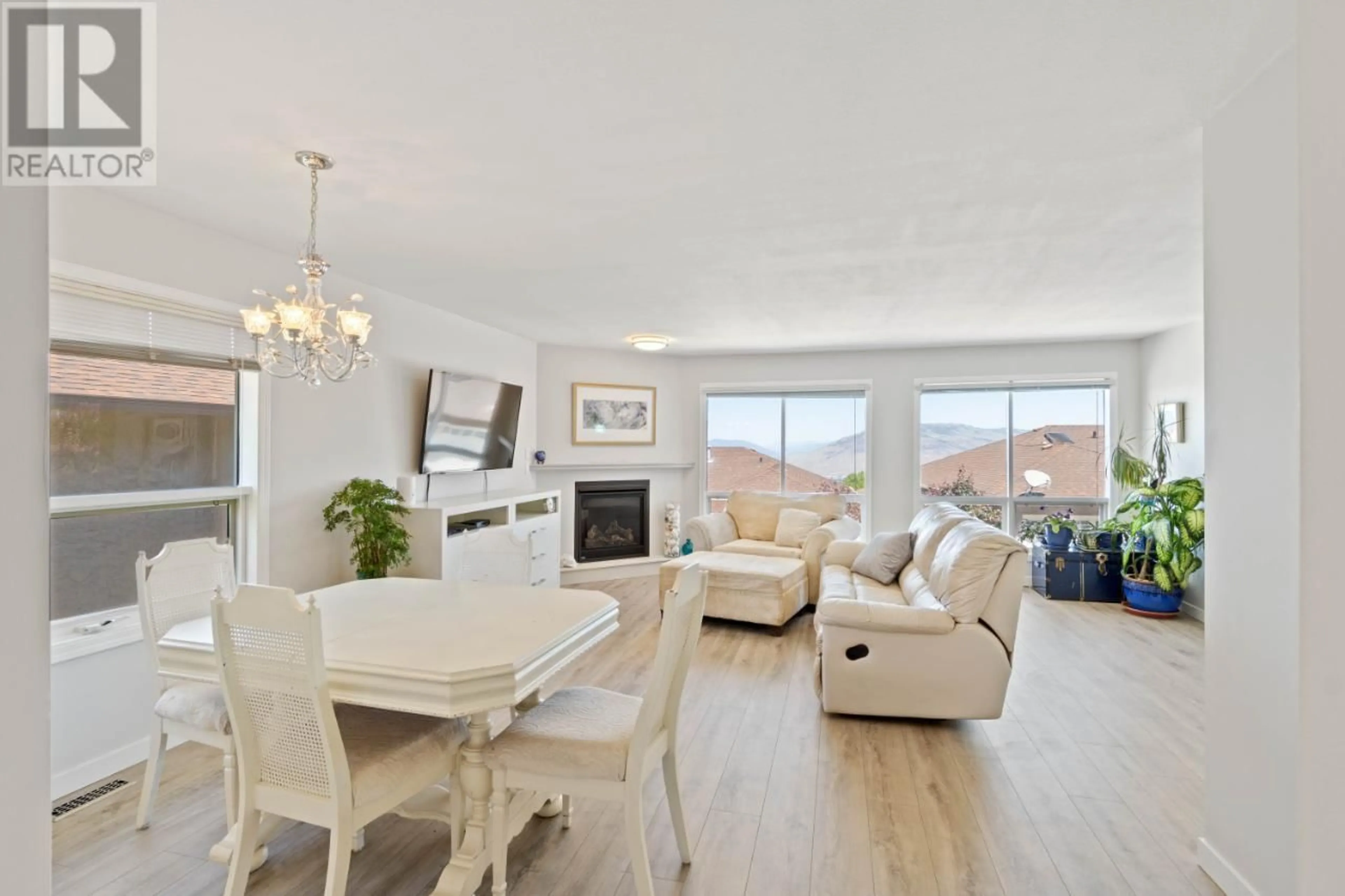 Living room for 15-2020 VAN HORNE DRIVE, Kamloops British Columbia V1S1G3