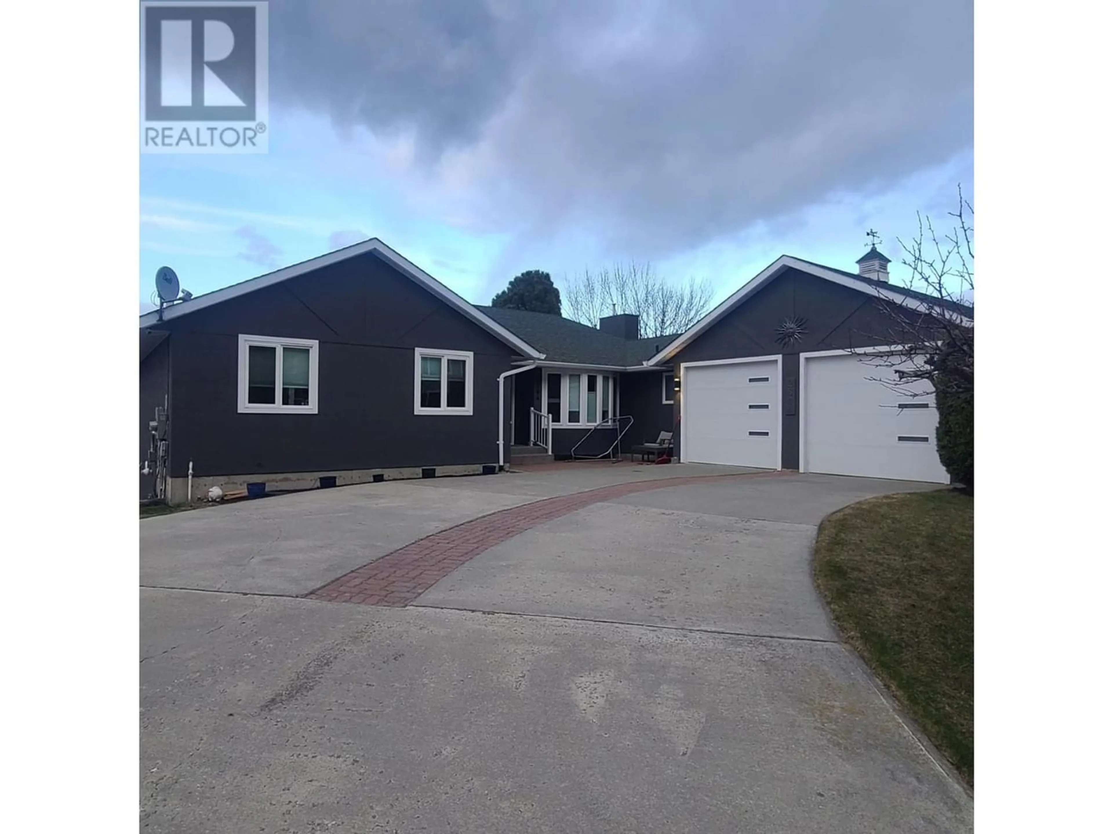 Frontside or backside of a home for 2804 QU'APPELLE BLVD, Kamloops British Columbia