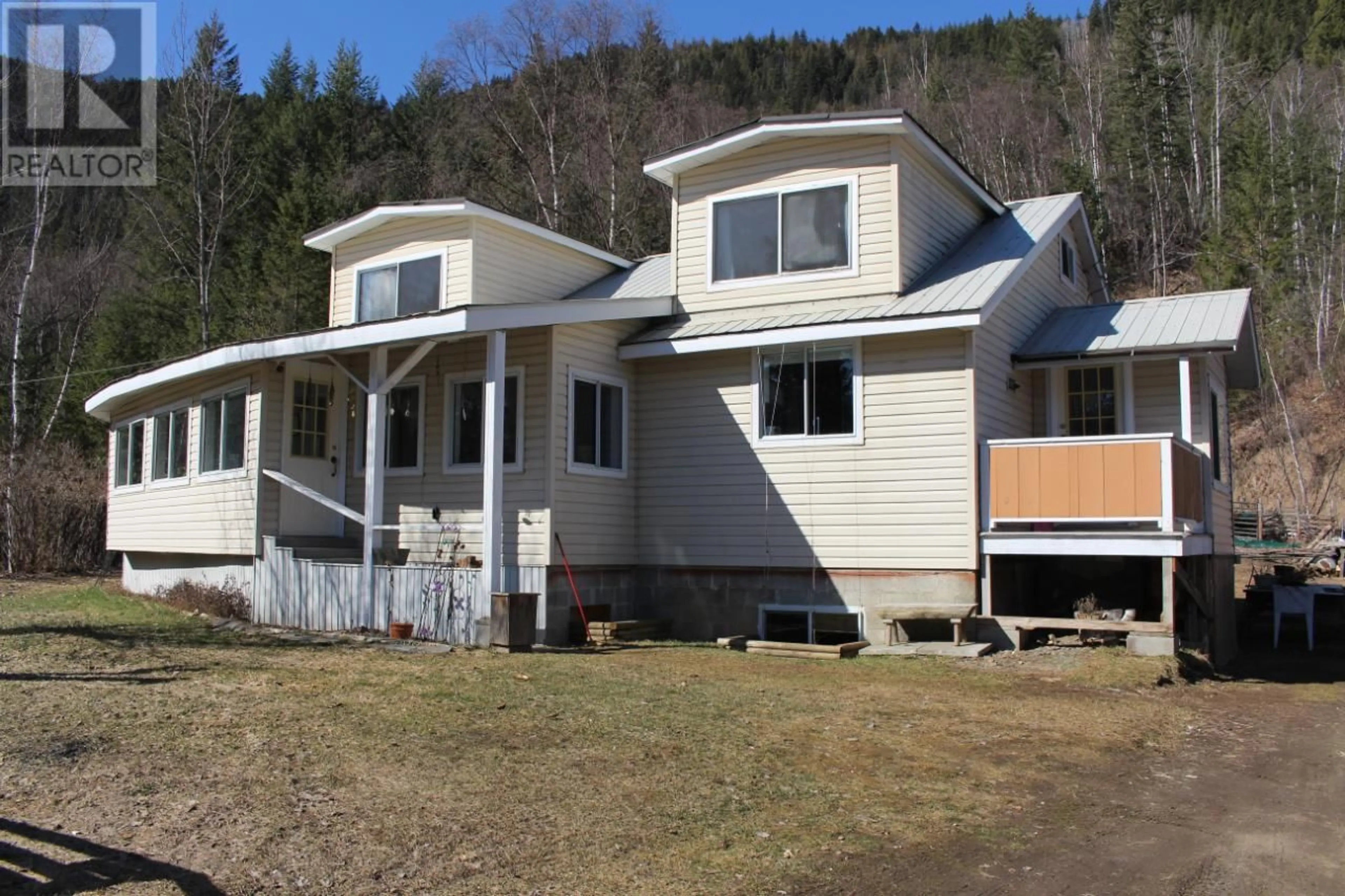 Frontside or backside of a home for 2605 YELLOWHEAD HWY, Little Fort British Columbia