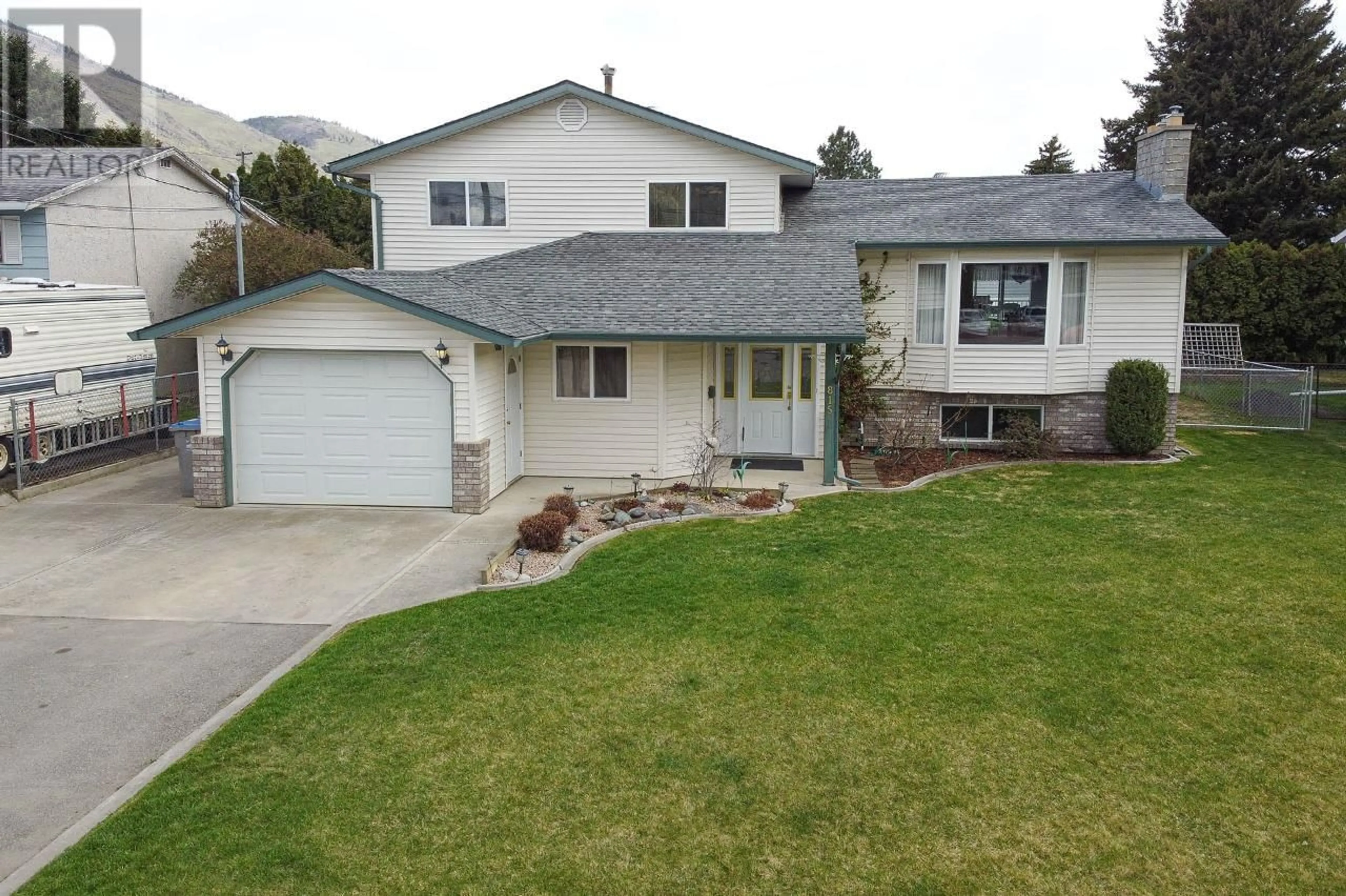 Frontside or backside of a home for 815 PUHALLO DRIVE, Kamloops British Columbia V2B6P8