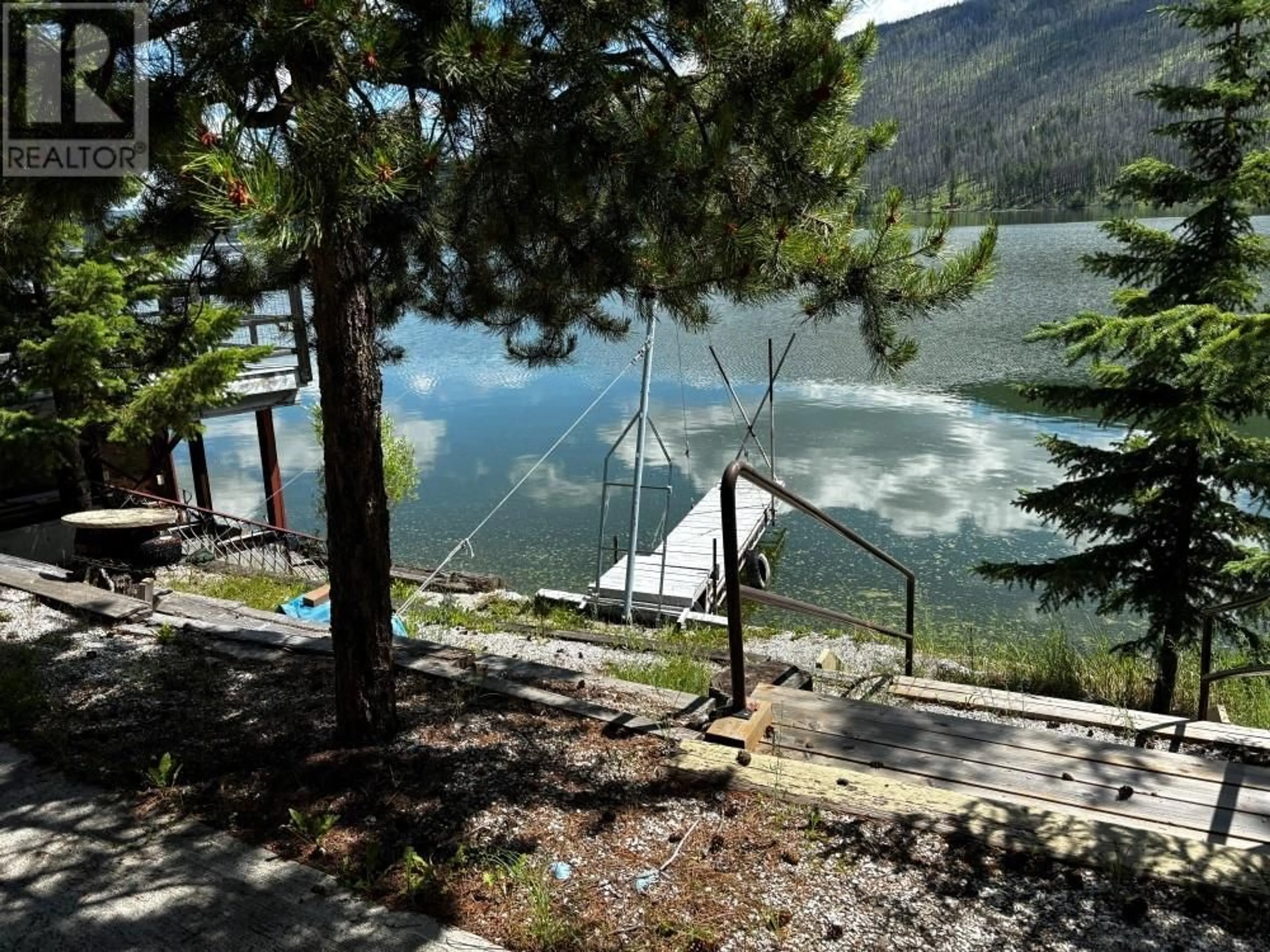 Patio, lake for 2784 LOON LAKE Road, Loon Lake British Columbia V2K1H0