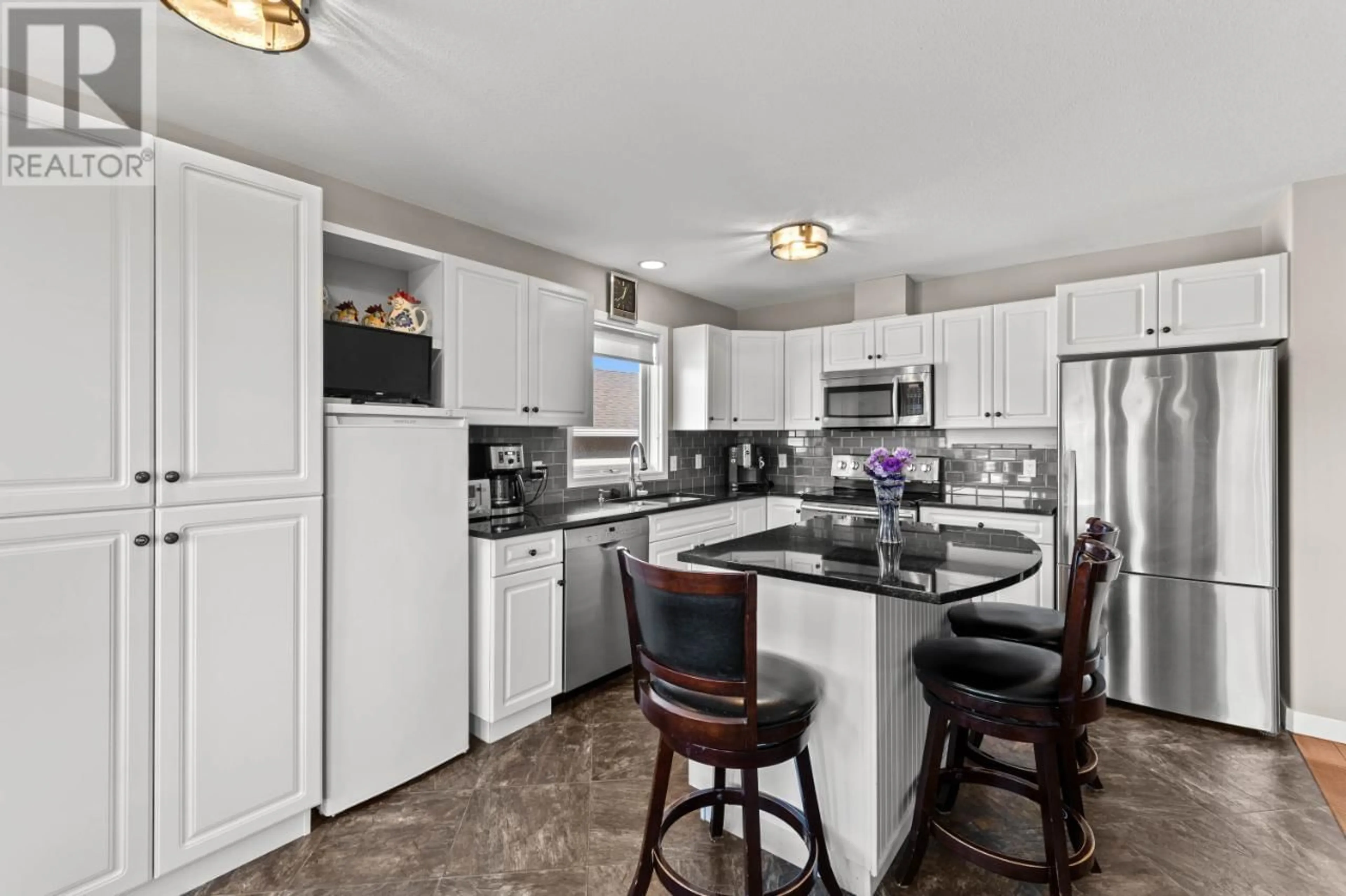 Standard kitchen for 5-1575 SPRINGHILL DRIVE, Kamloops British Columbia V2C2N9