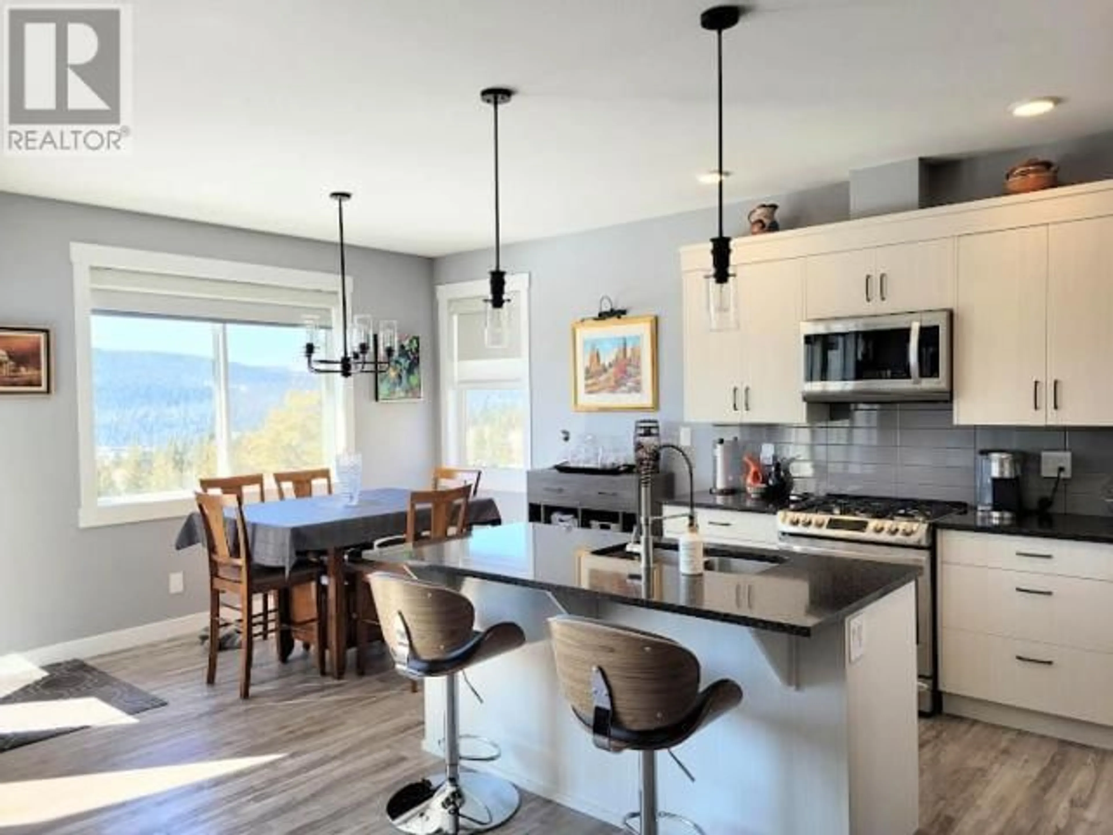 Open concept kitchen for 428 DALADON Drive, Logan Lake British Columbia V0K1W0