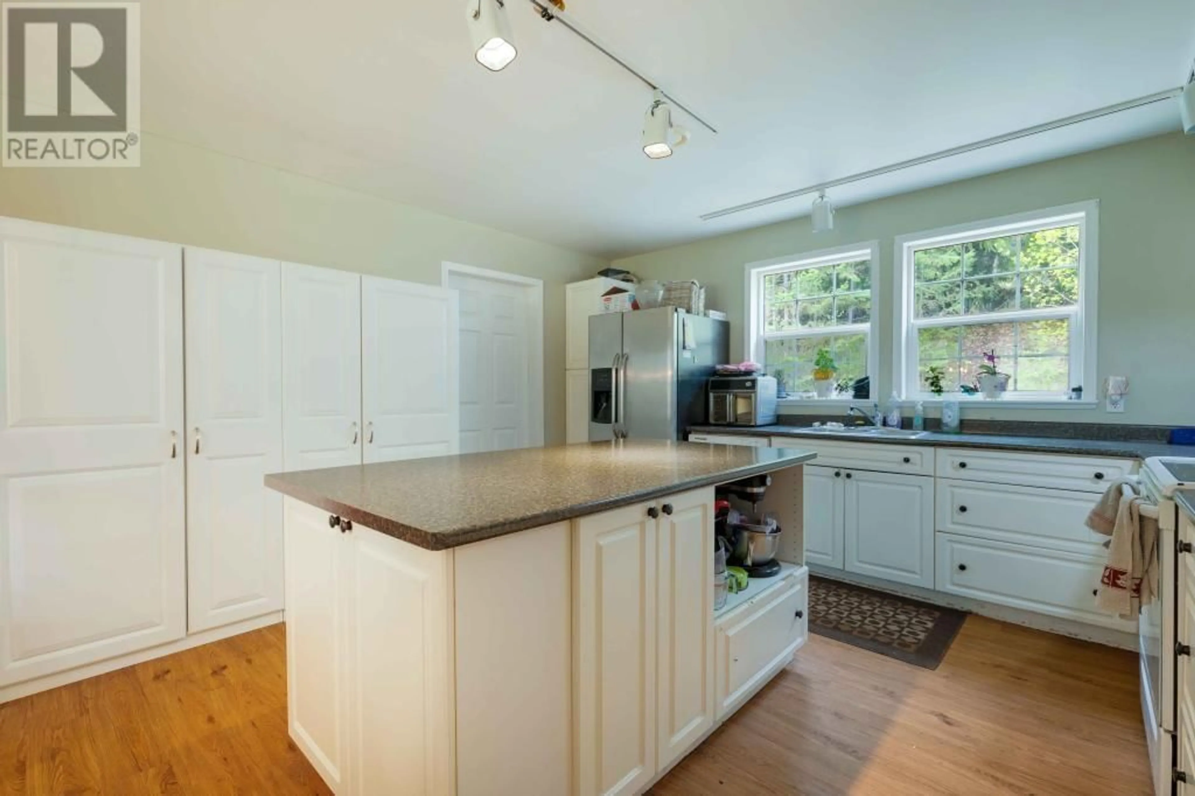 Kitchen, wood floors, cottage for 1125 PTARMIGAN Road, Chase British Columbia V0E1M1