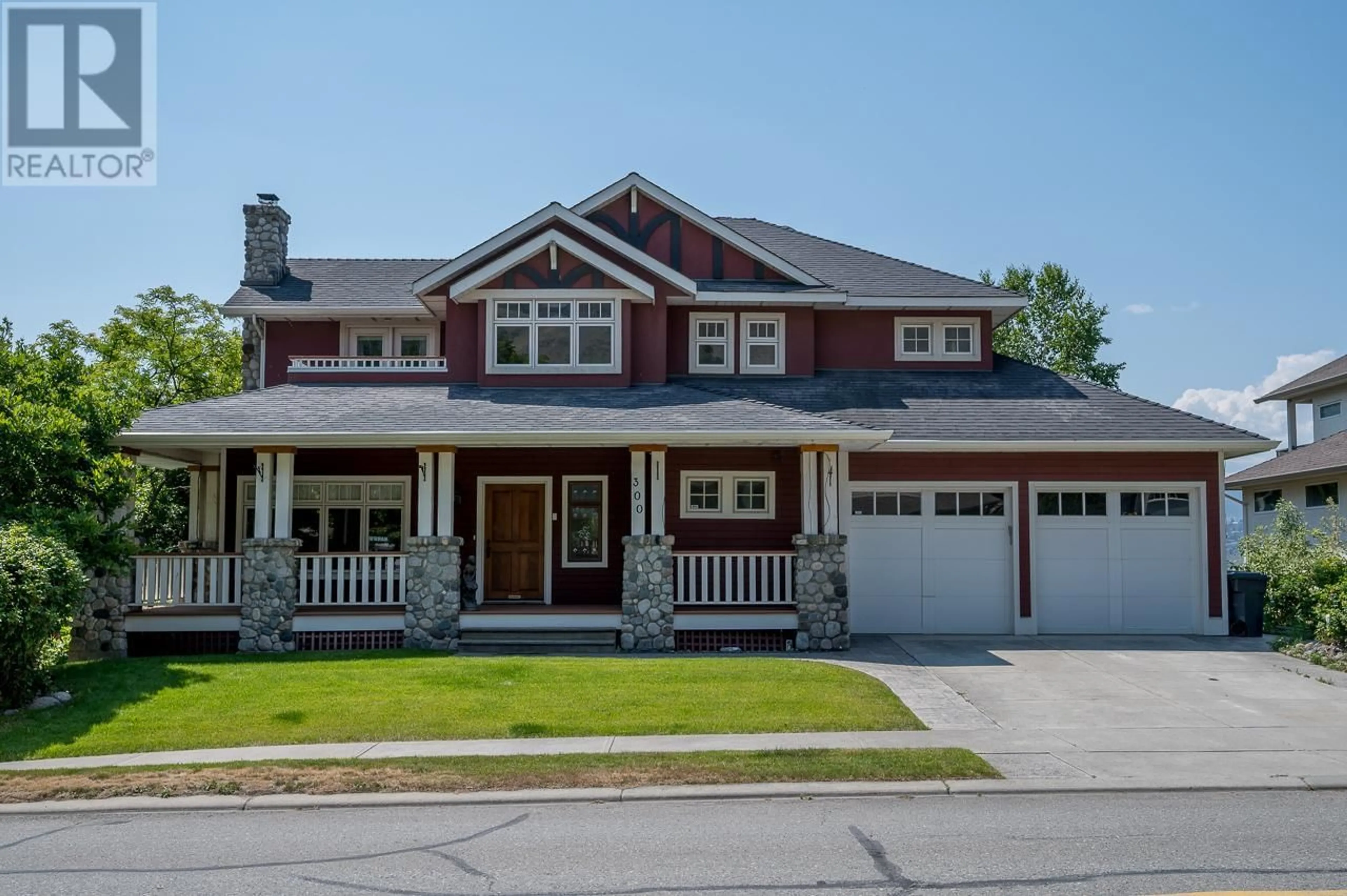 Frontside or backside of a home for 300 MARIPOSA CRT, Kamloops British Columbia V2H1R3