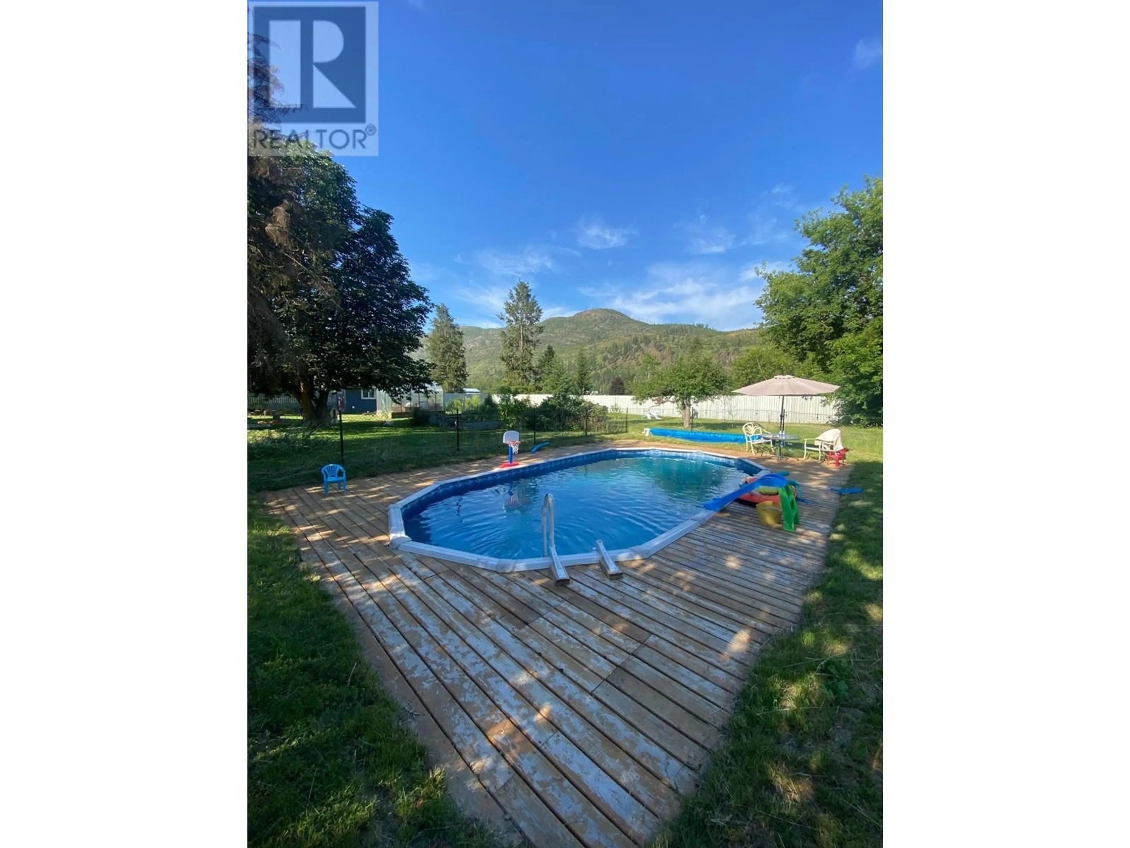 Indoor or outdoor pool for 366 STAINES RD, Barriere British Columbia V0E1E0