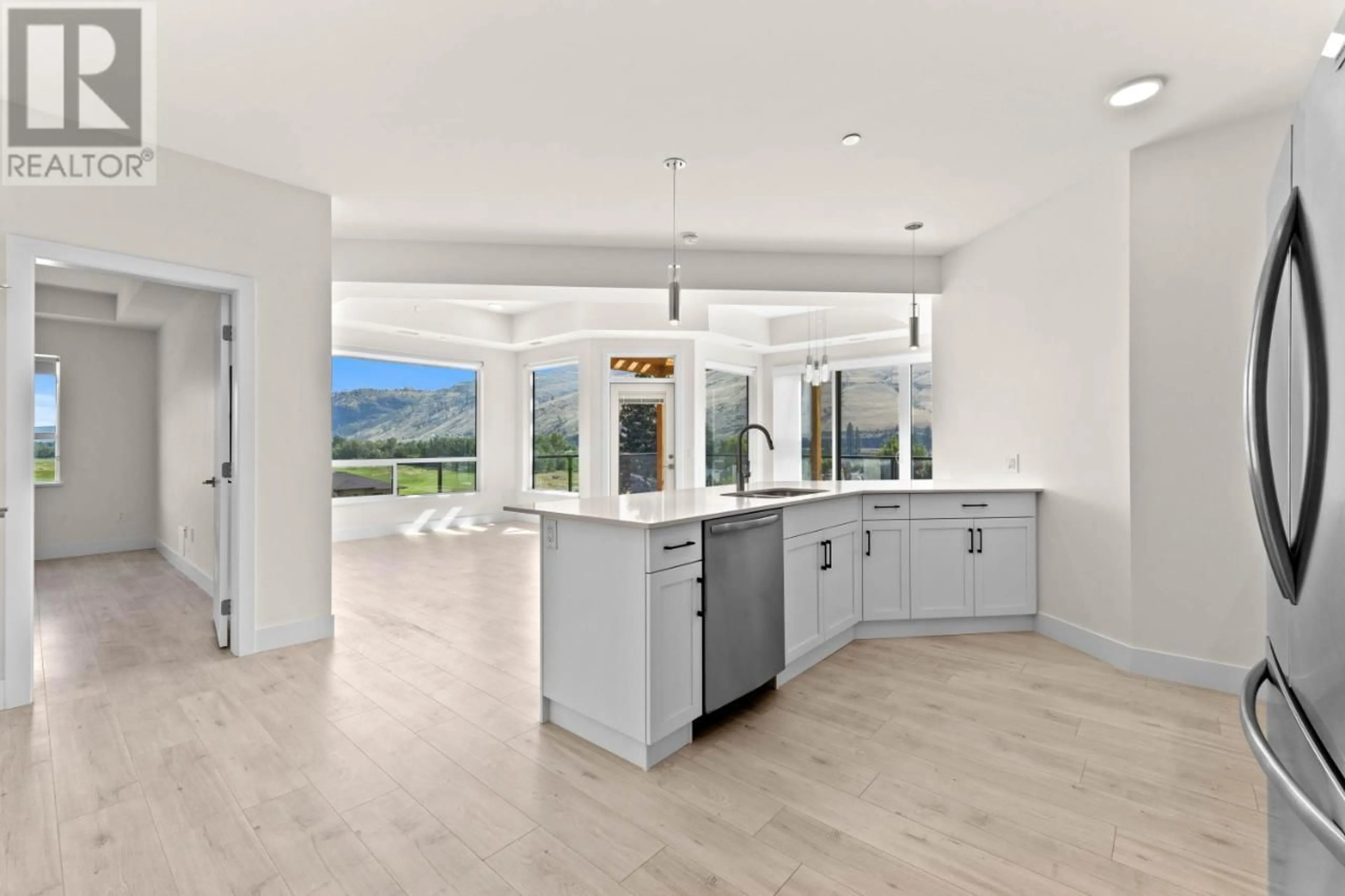 Contemporary kitchen for 310-651 DUNES DRIVE, Kamloops British Columbia
