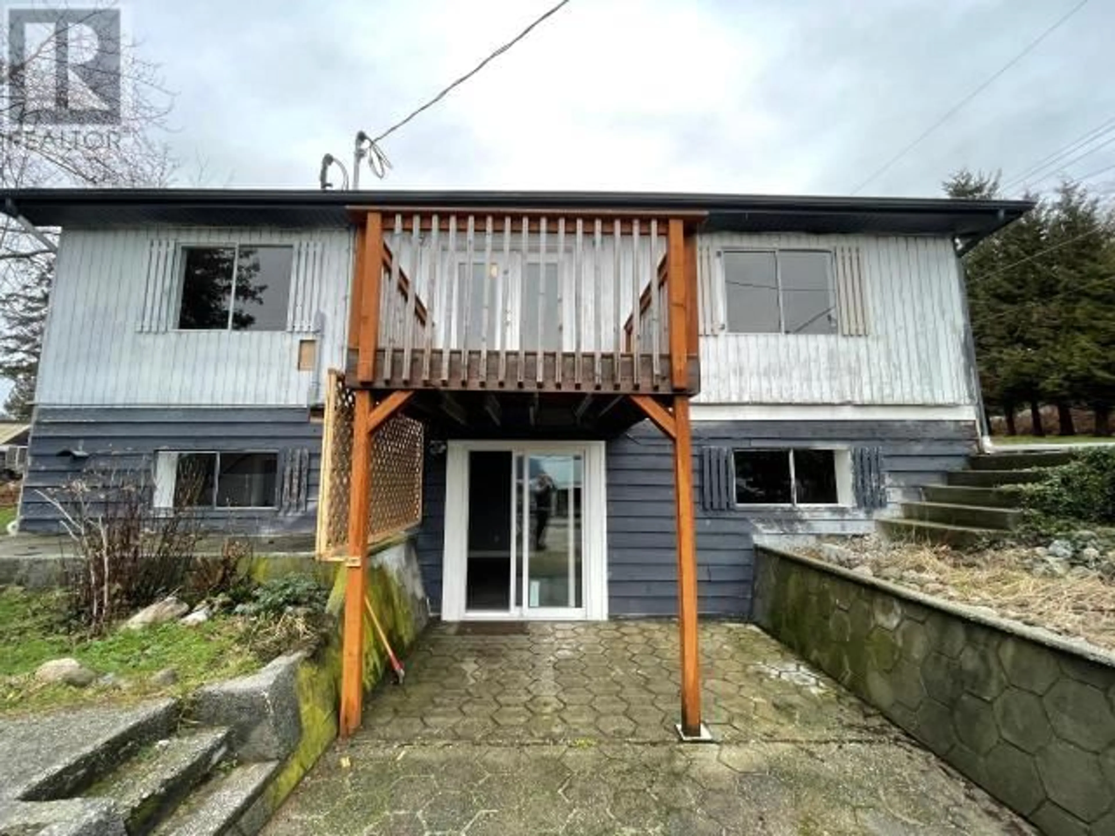 Outside view for 2135 PALMER ROAD, Powell River British Columbia V8A0H8