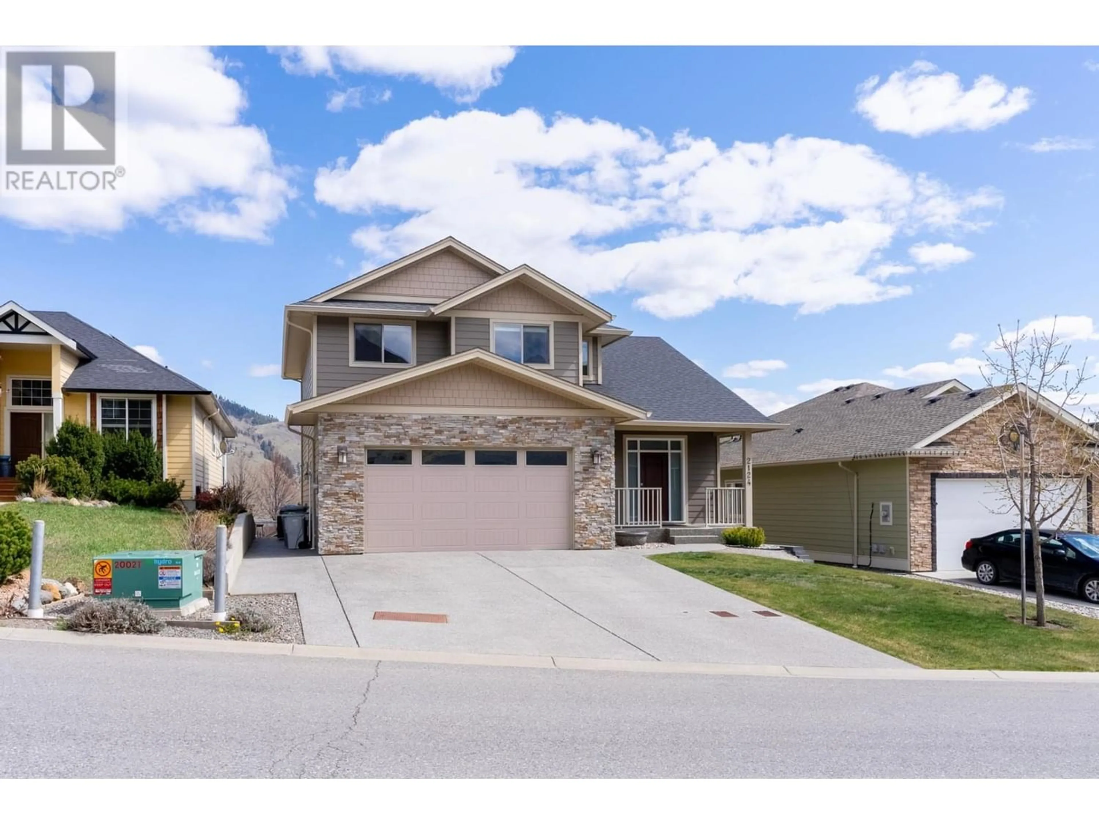Frontside or backside of a home for 2124 DOUBLETREE CRES, Kamloops British Columbia V2B0E9