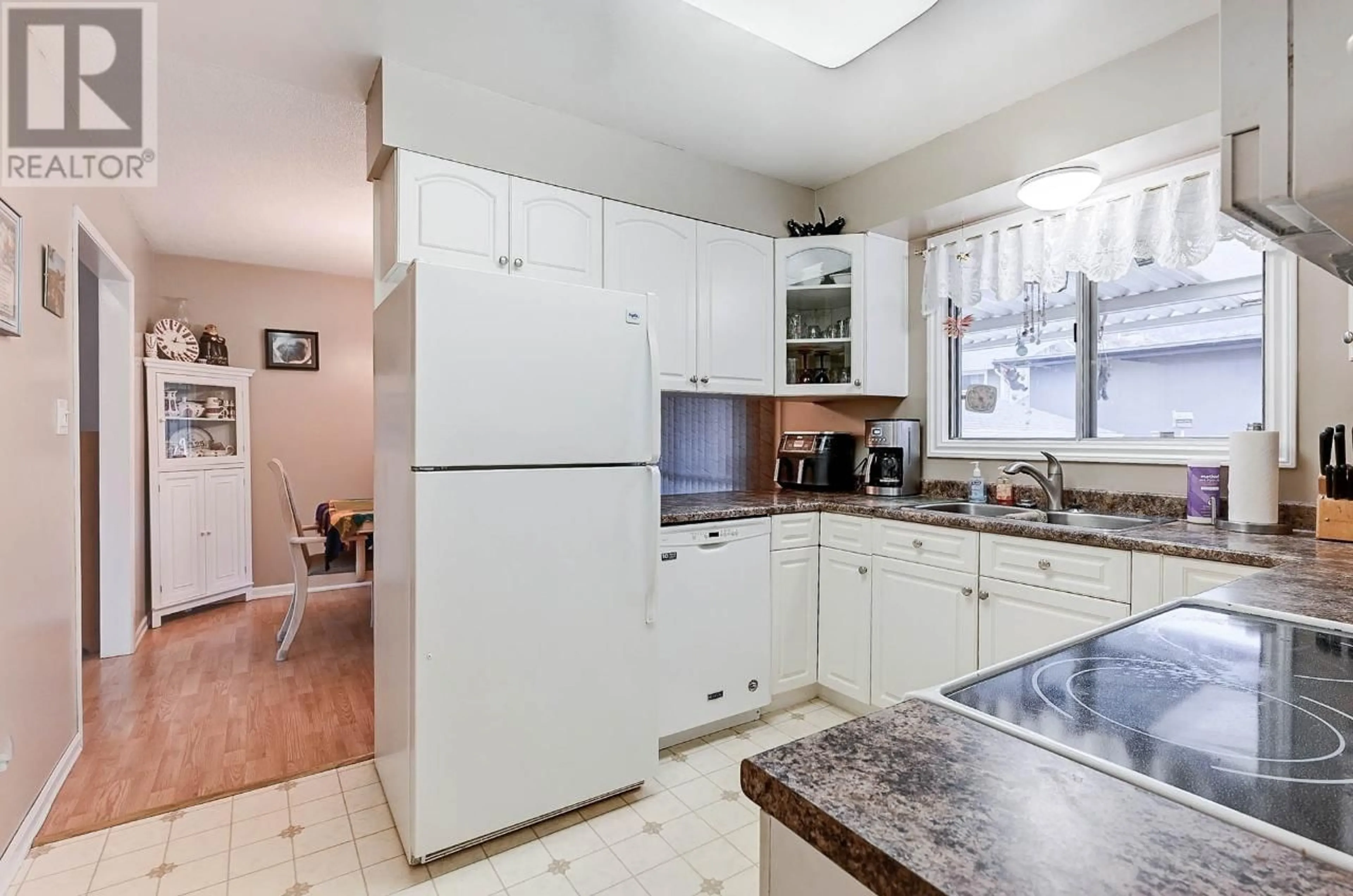 Kitchen for 1867 GLENWOOD DRIVE, Kamloops British Columbia V2C4G1