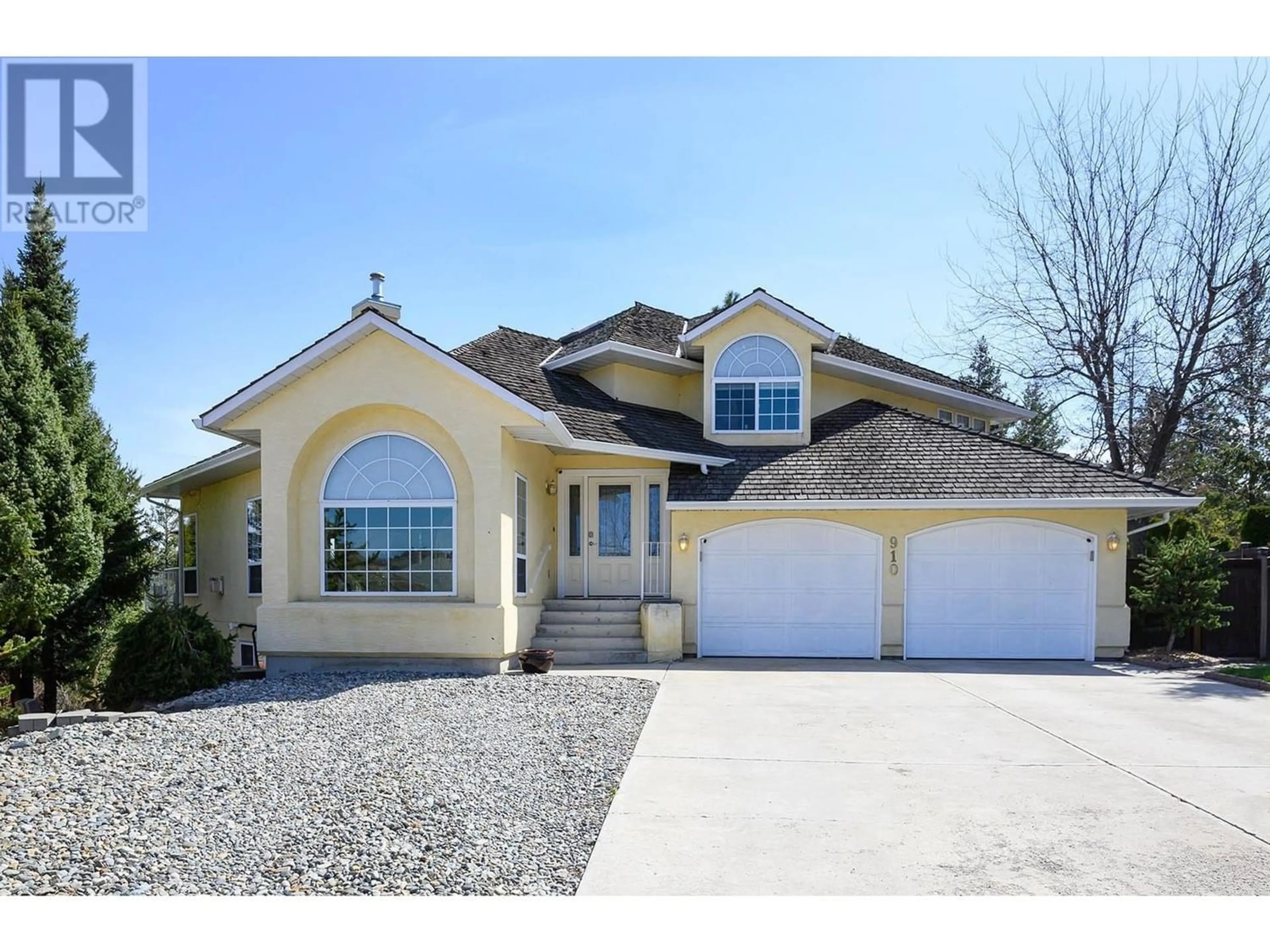 Frontside or backside of a home for 910 HEATHERTON CRT, Kamloops British Columbia V1S1P9