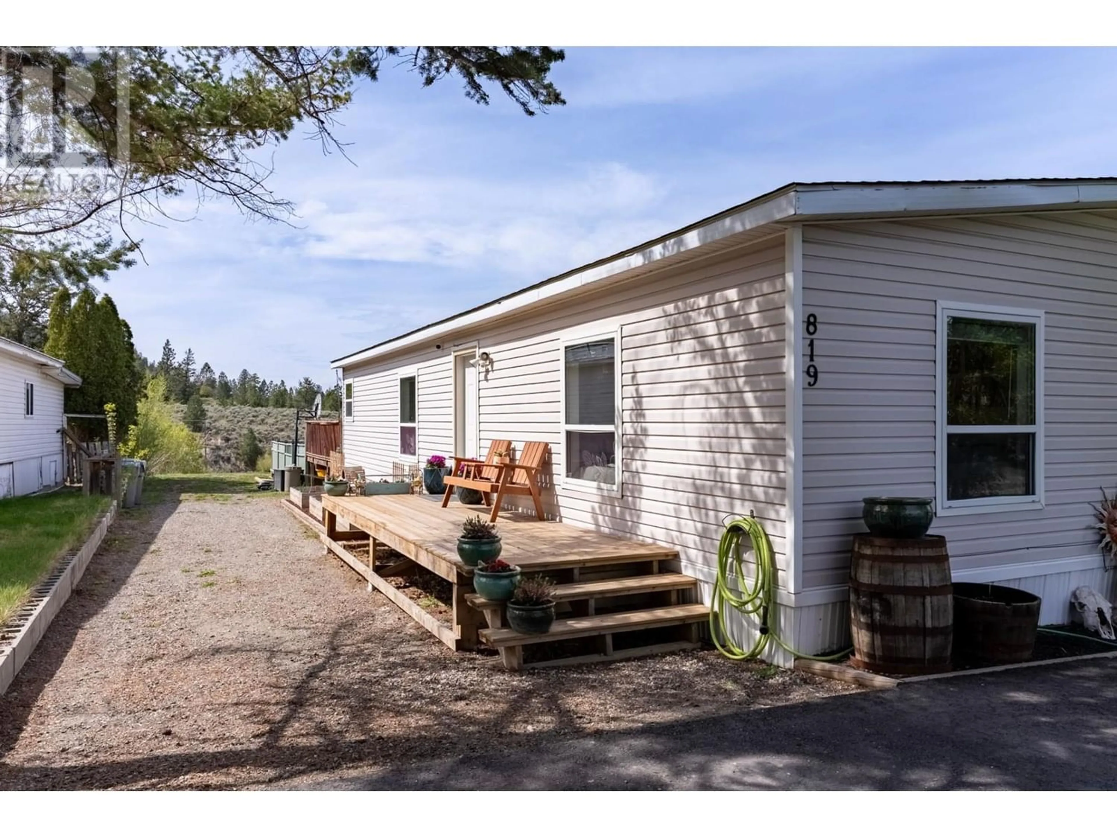Cottage for 819 KLAHANIE DRIVE, Kamloops British Columbia V2C5R1