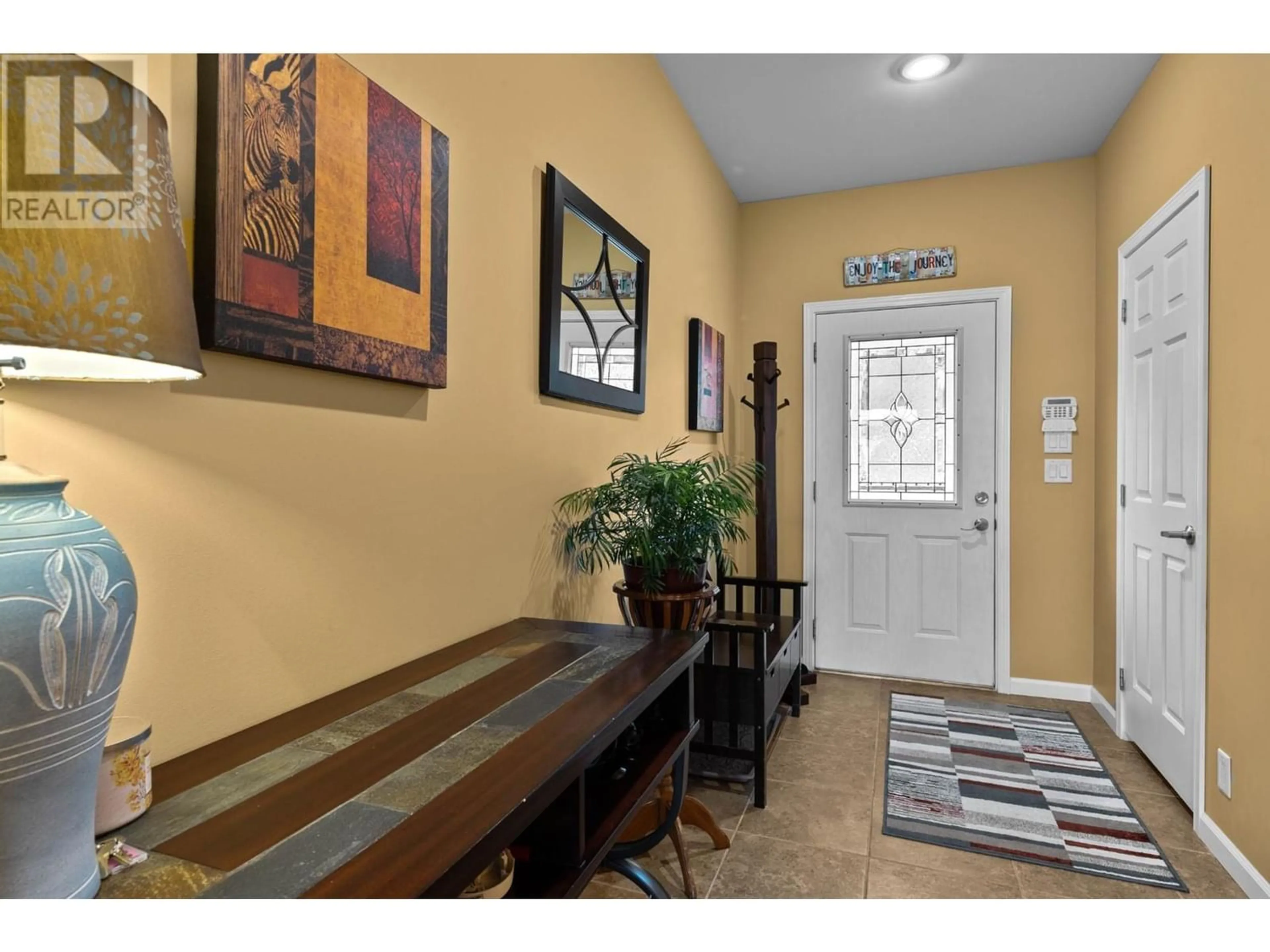 Indoor entryway, wood floors for 7629 BARNHARTVALE Road, Kamloops British Columbia V2C6T7