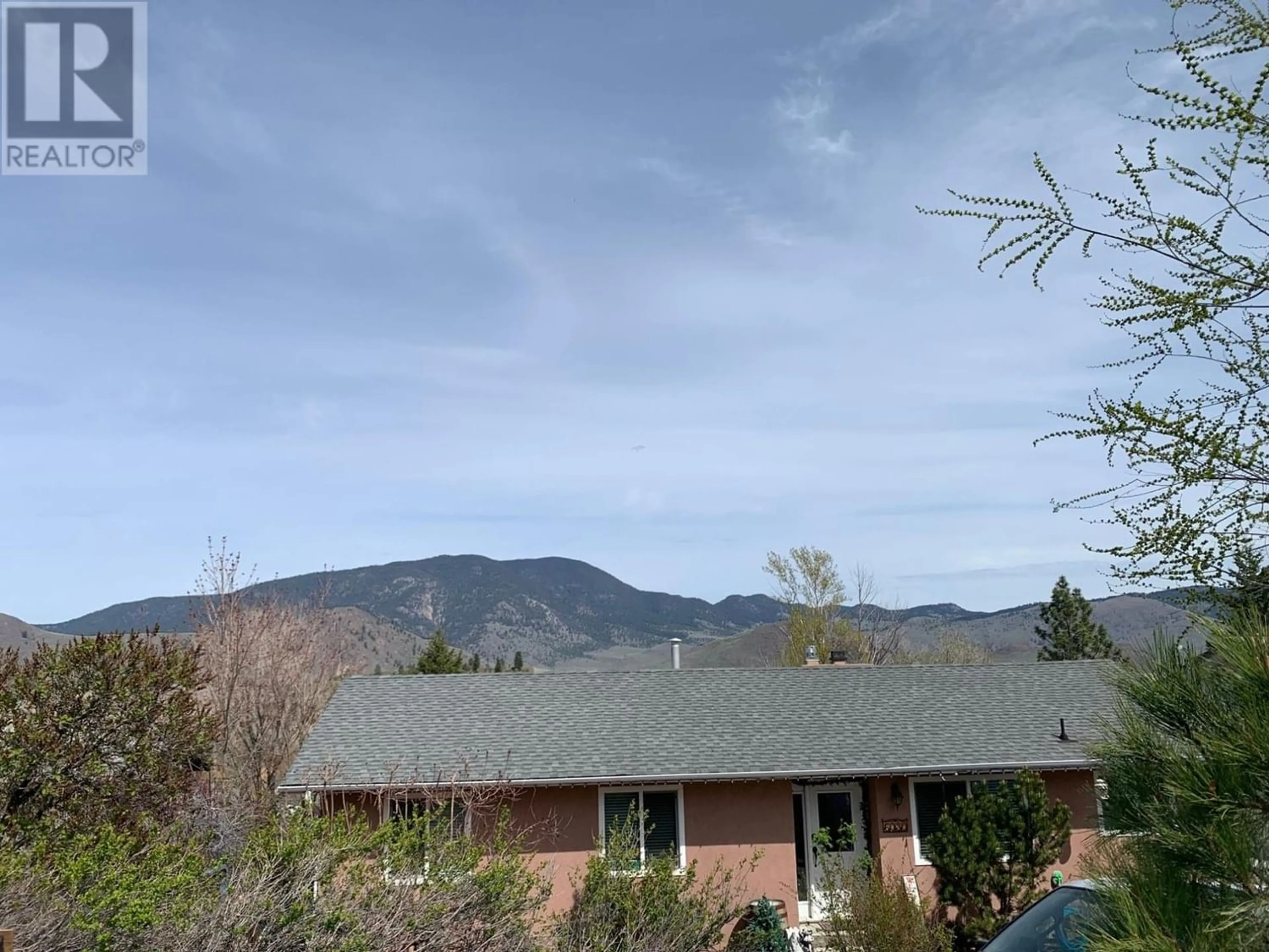 Frontside or backside of a home for 6030 MEADOWLAND CRES S, Kamloops British Columbia V2C6X3