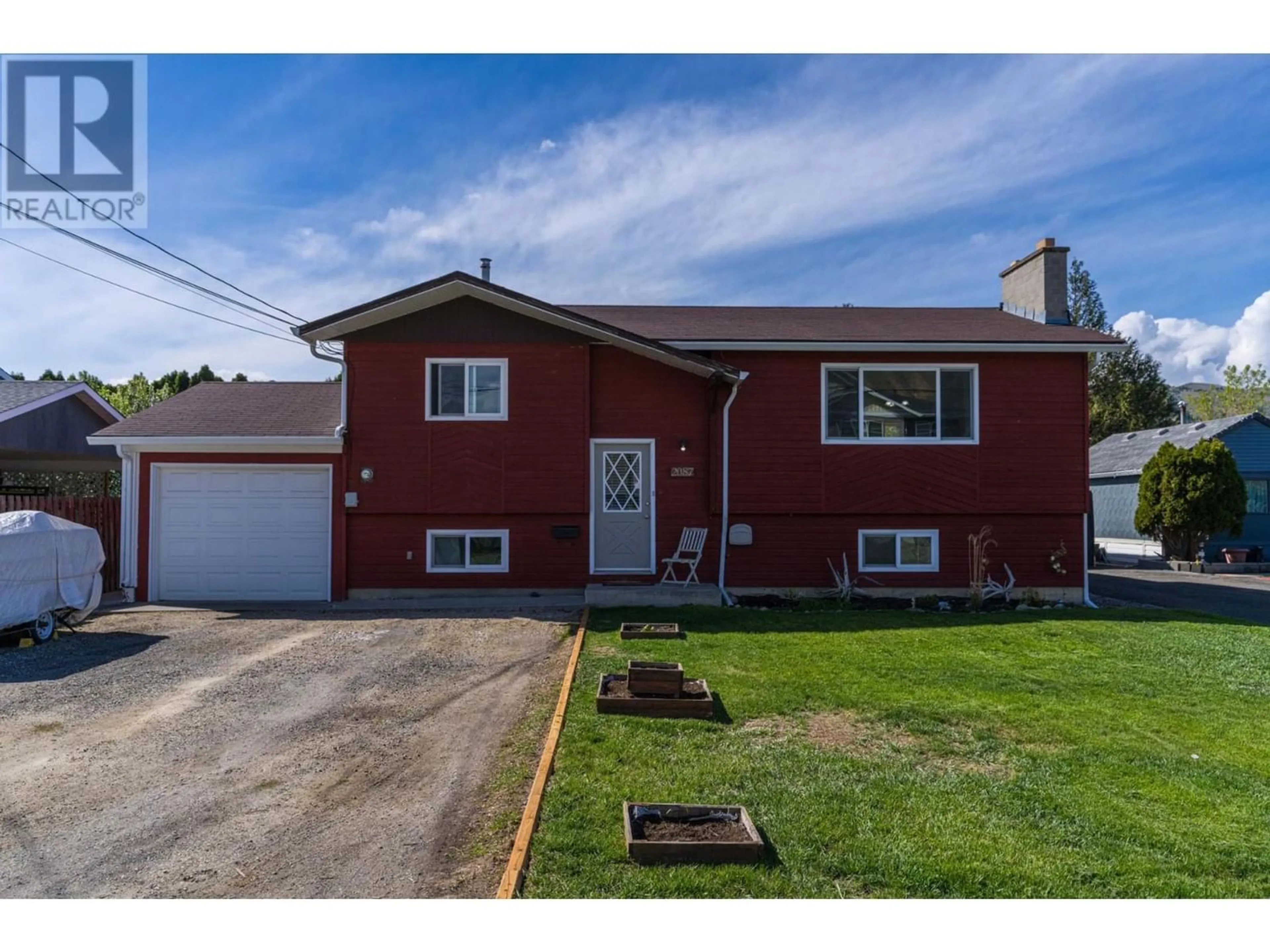 Frontside or backside of a home for 2087 SUNNYCREST AVE, Kamloops British Columbia V2B4L9