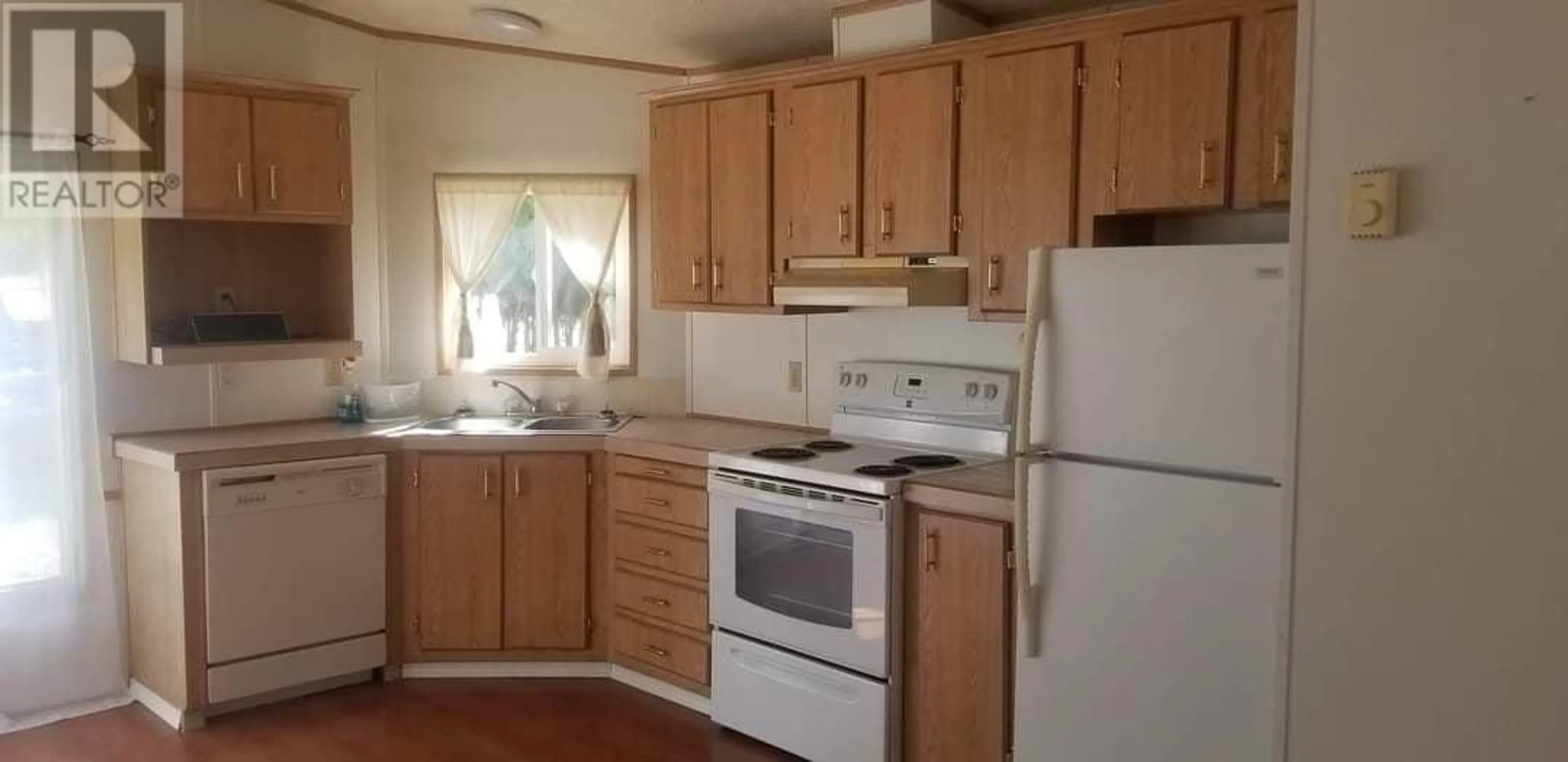 Standard kitchen, cottage for 4381 MOUNTAIN Road, Barriere British Columbia V0E1E0