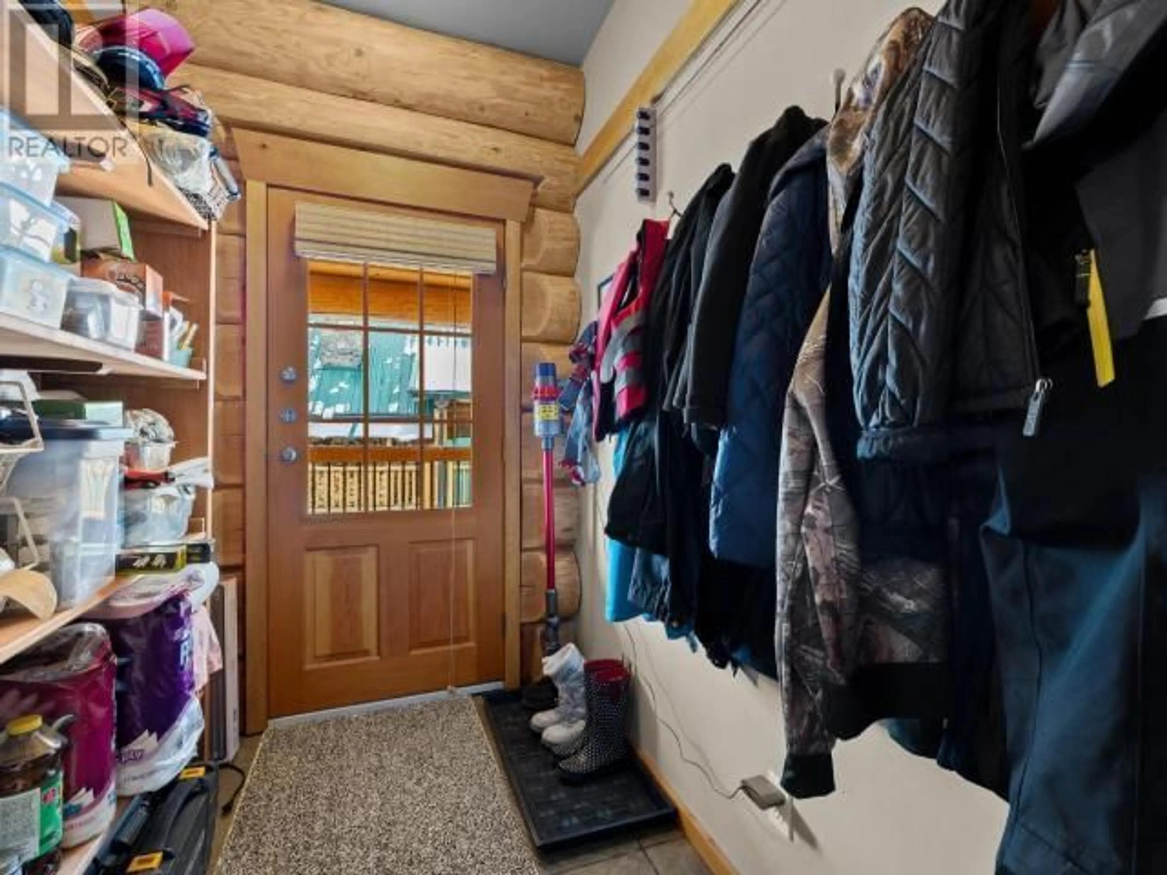 Indoor entryway for 4810 PINE RIDGE WAY, Logan Lake British Columbia V0K1W0