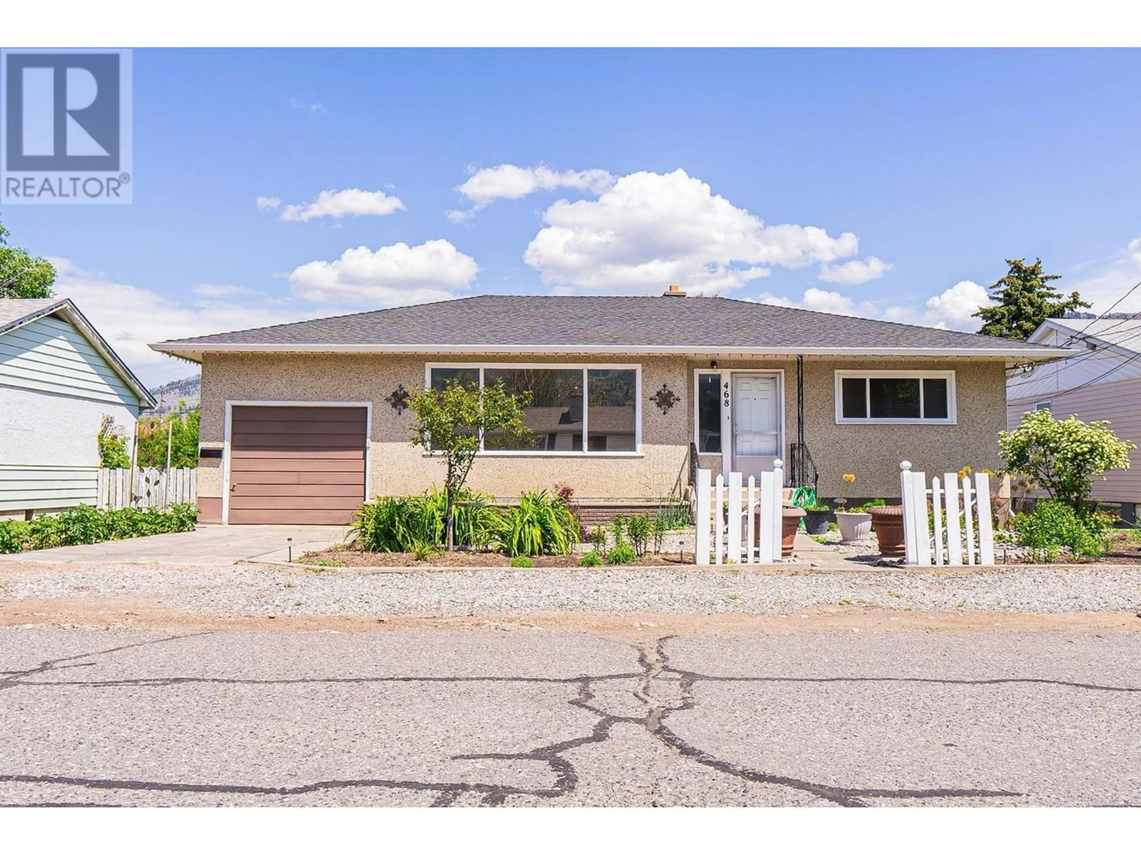 Frontside or backside of a home for 468 MCGOWAN AVE, Kamloops British Columbia V2B2P3