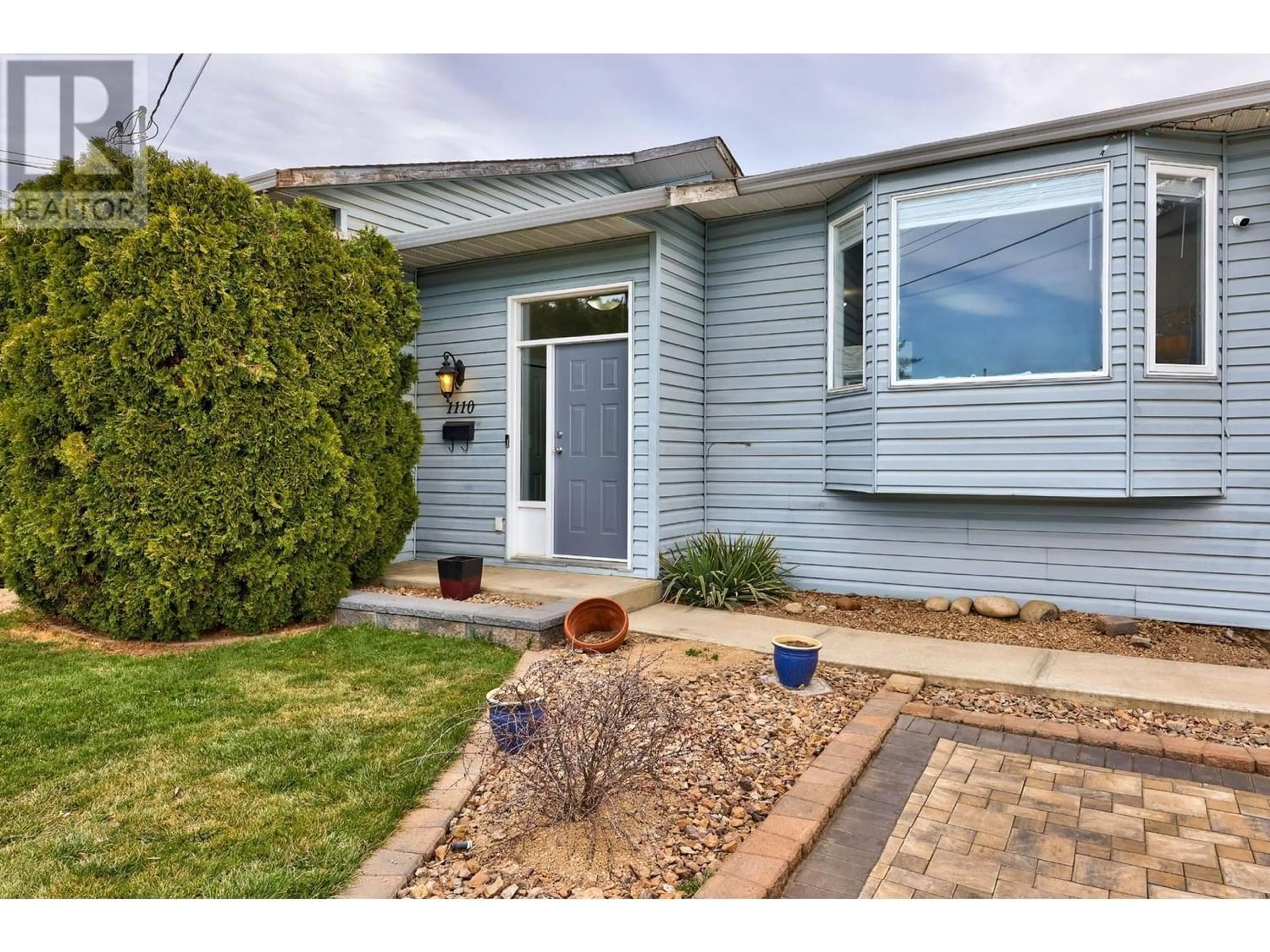 Frontside or backside of a home for 1110 KAMWOOD PLACE, Kamloops British Columbia V2B8J9