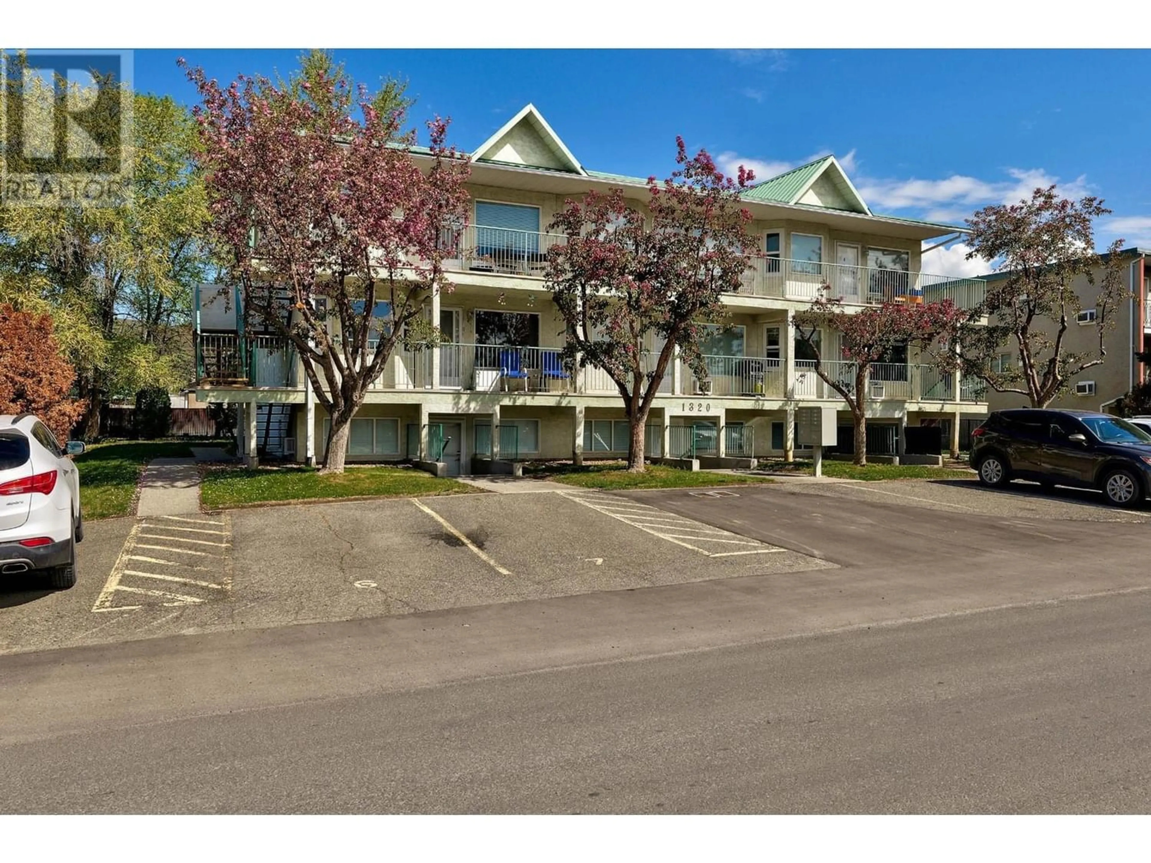 A pic from exterior of the house or condo for 2-1320 SELKIRK AVE, Kamloops British Columbia V2B1V7