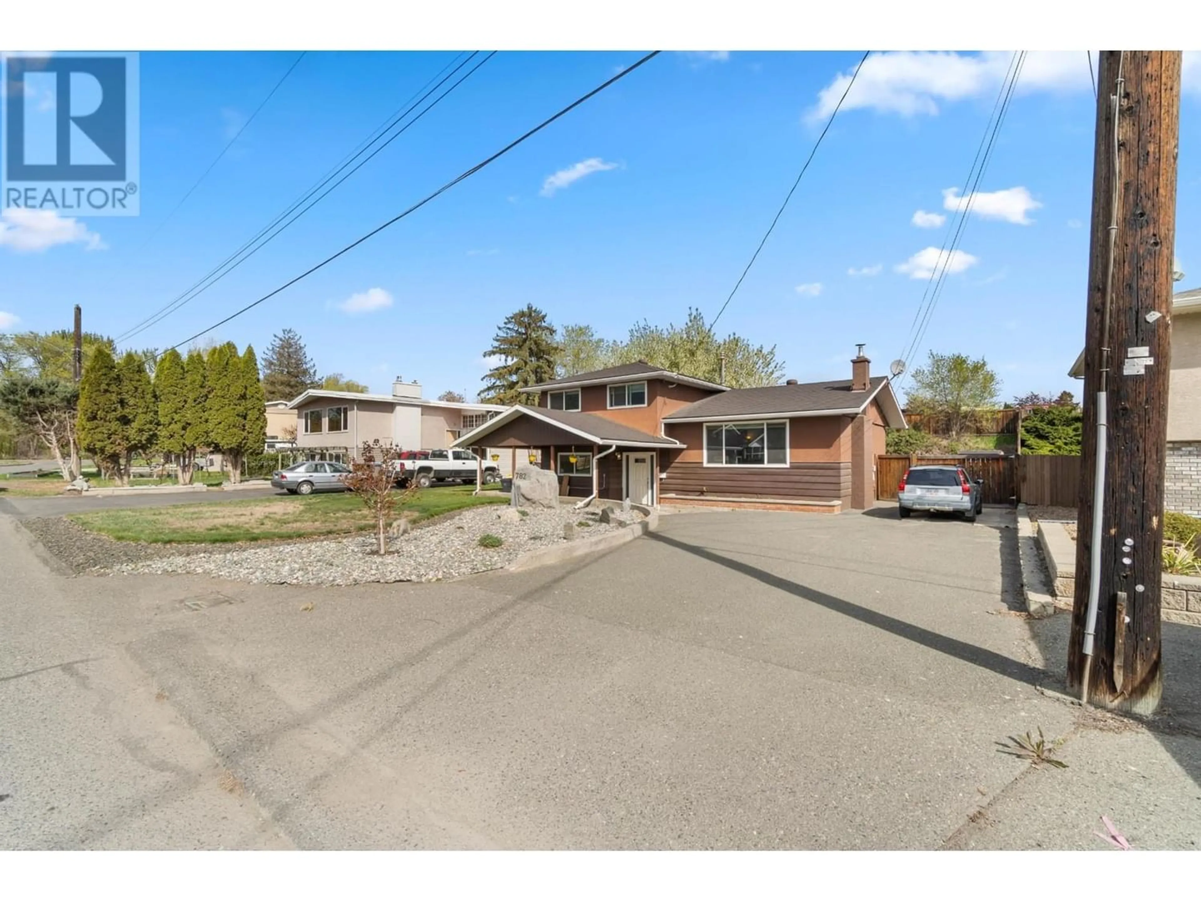 Frontside or backside of a home for 782 SHERWOOD DRIVE, Kamloops British Columbia V2B4E5