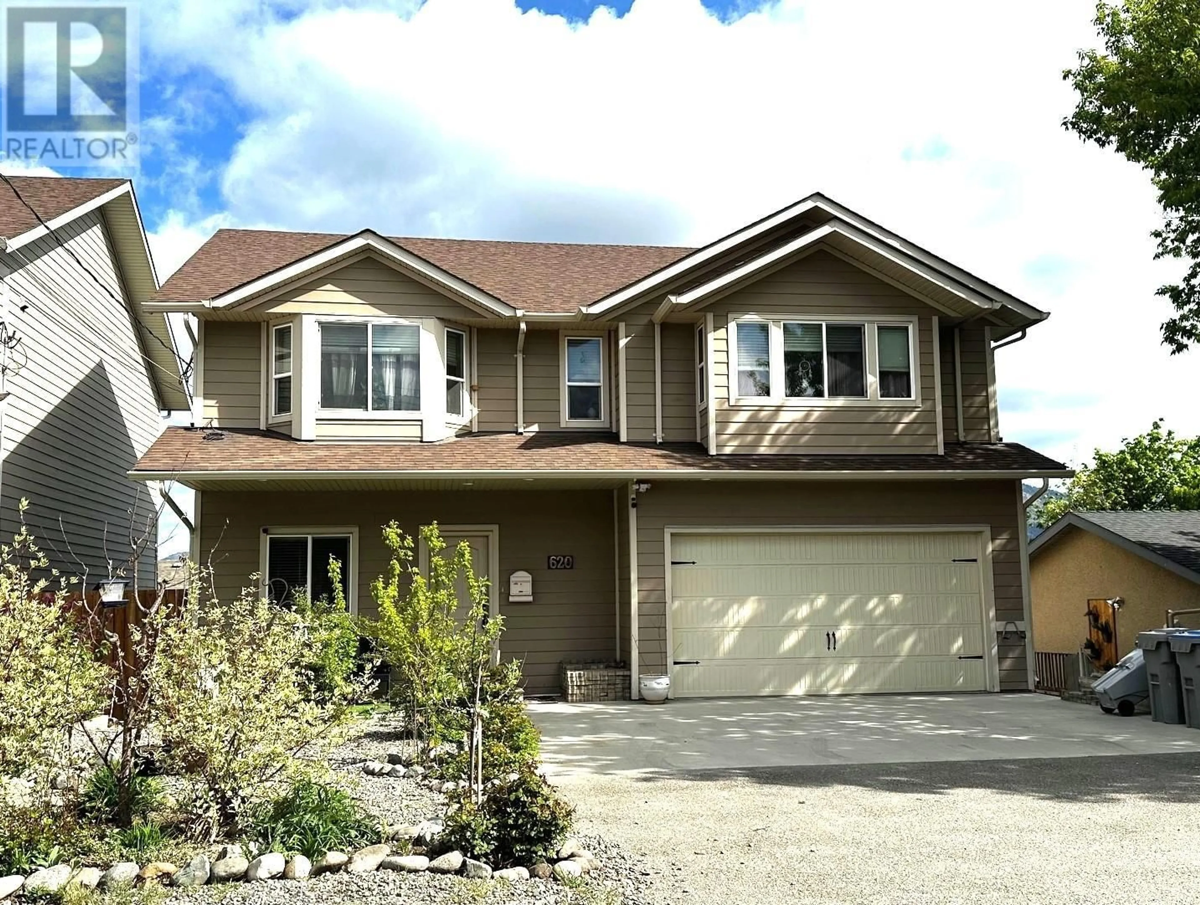 Frontside or backside of a home for 620 HEMLOCK STREET, Kamloops British Columbia V2C1C5