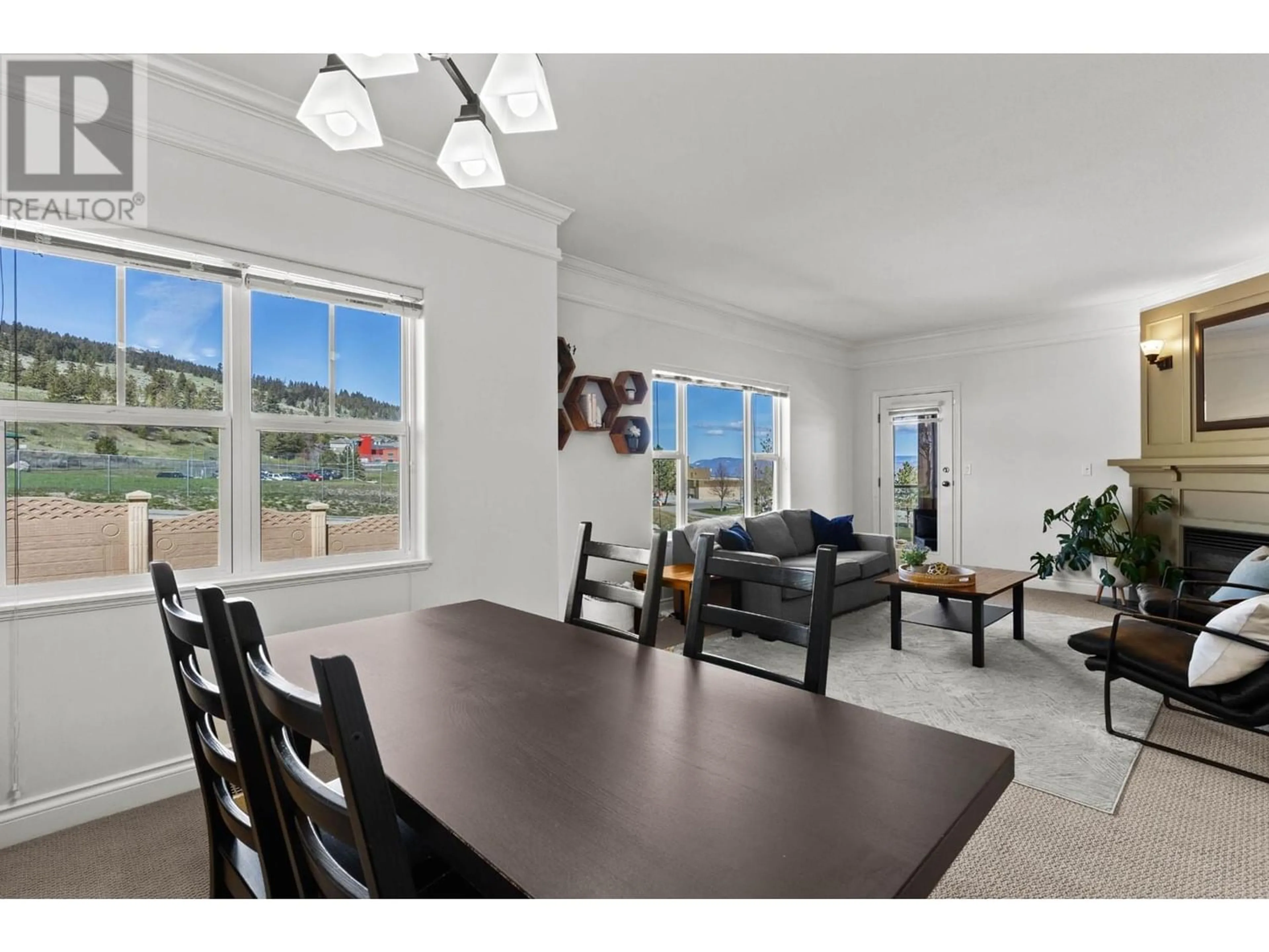 Dining room for 50-1055 ABERDEEN DRIVE, Kamloops British Columbia V1S2A7