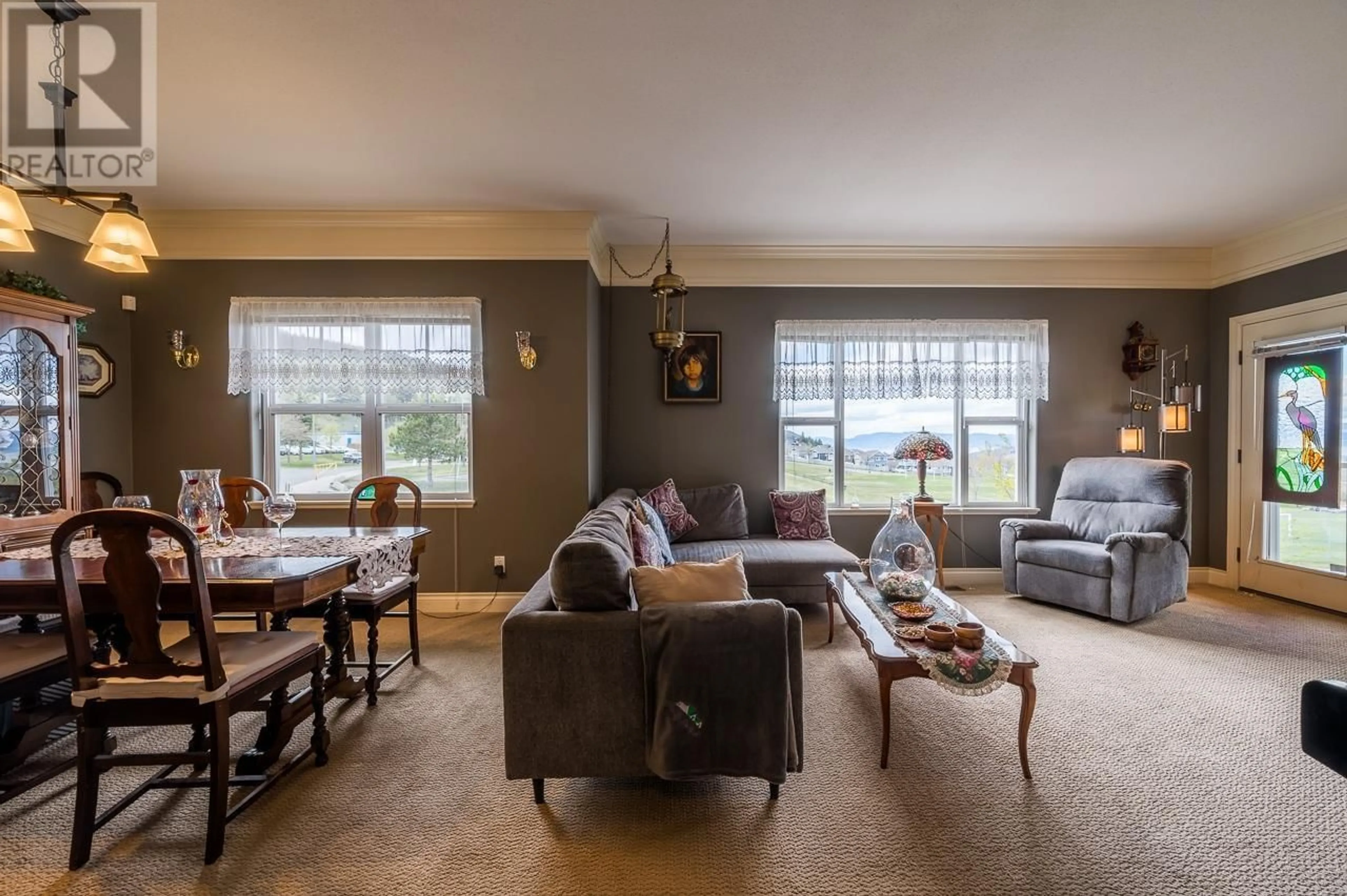 Living room for 46-1055 ABERDEEN DRIVE, Kamloops British Columbia V1S2A7