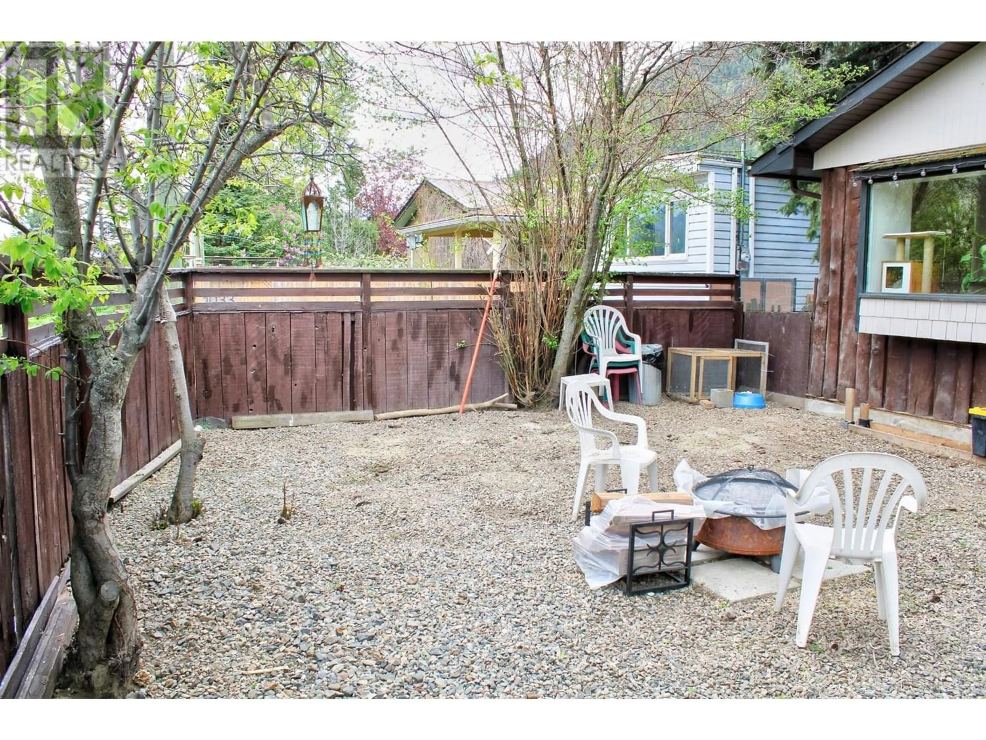 Fenced yard for 1029 1ST AVE, Chase British Columbia V0E1M0