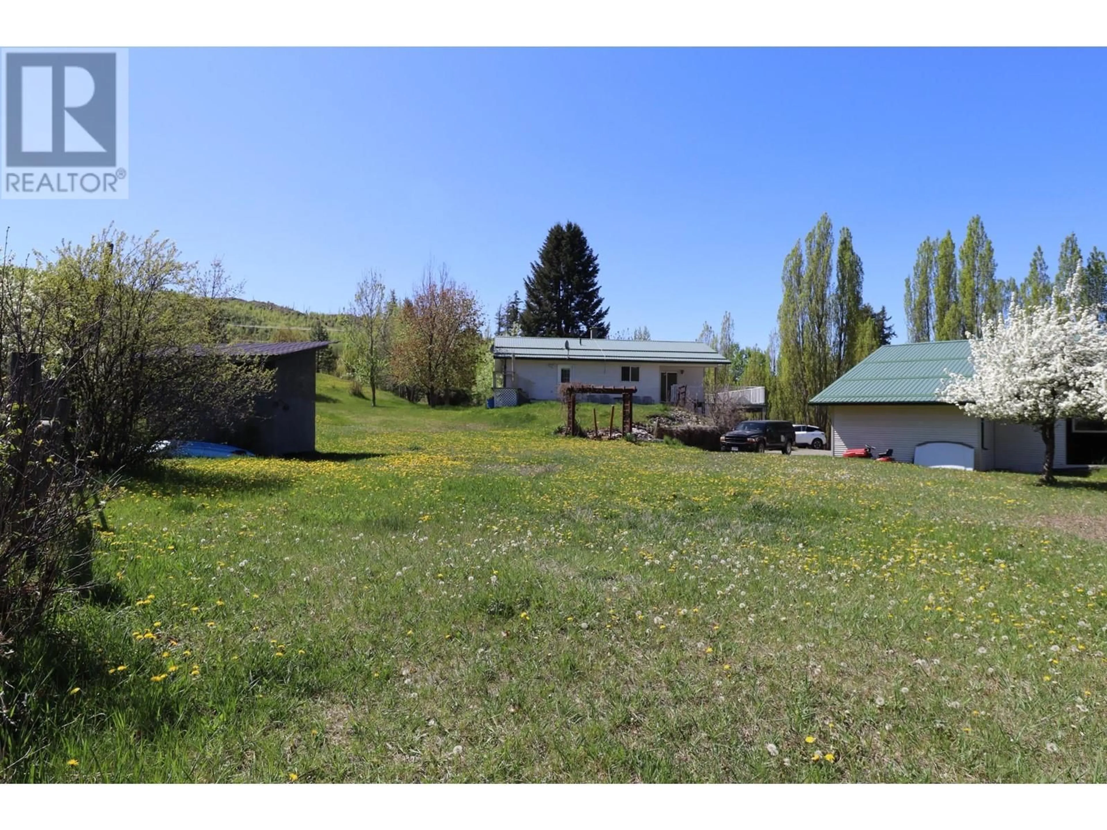A pic from outside/outdoor area/front of a property/back of a property/a pic from drone, unknown for 3998 AGATE BAY ROAD, Barriere British Columbia V0E2E0