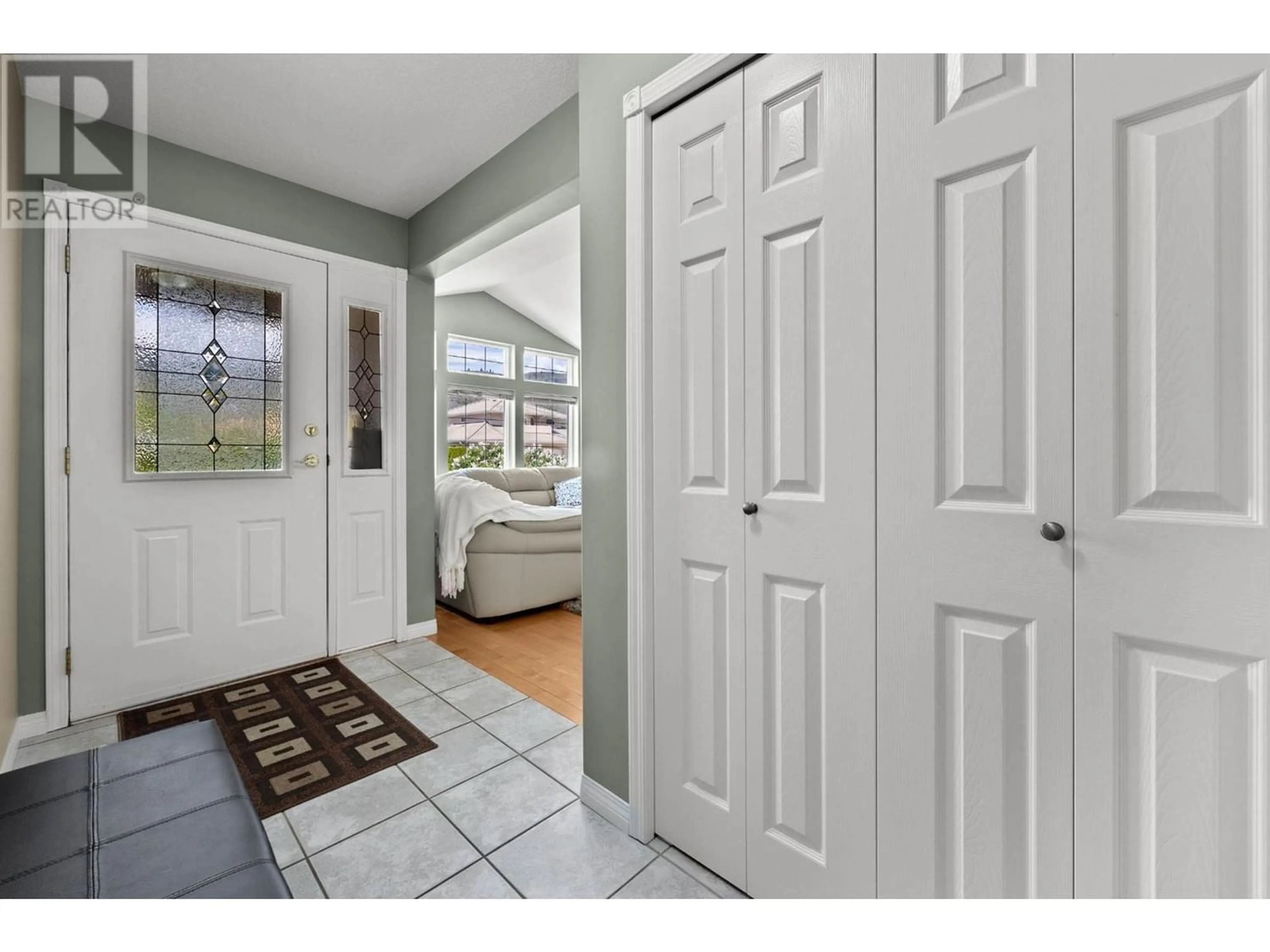 Indoor entryway, wood floors for 3639 OVERLANDER Drive, Kamloops British Columbia V2B8L7