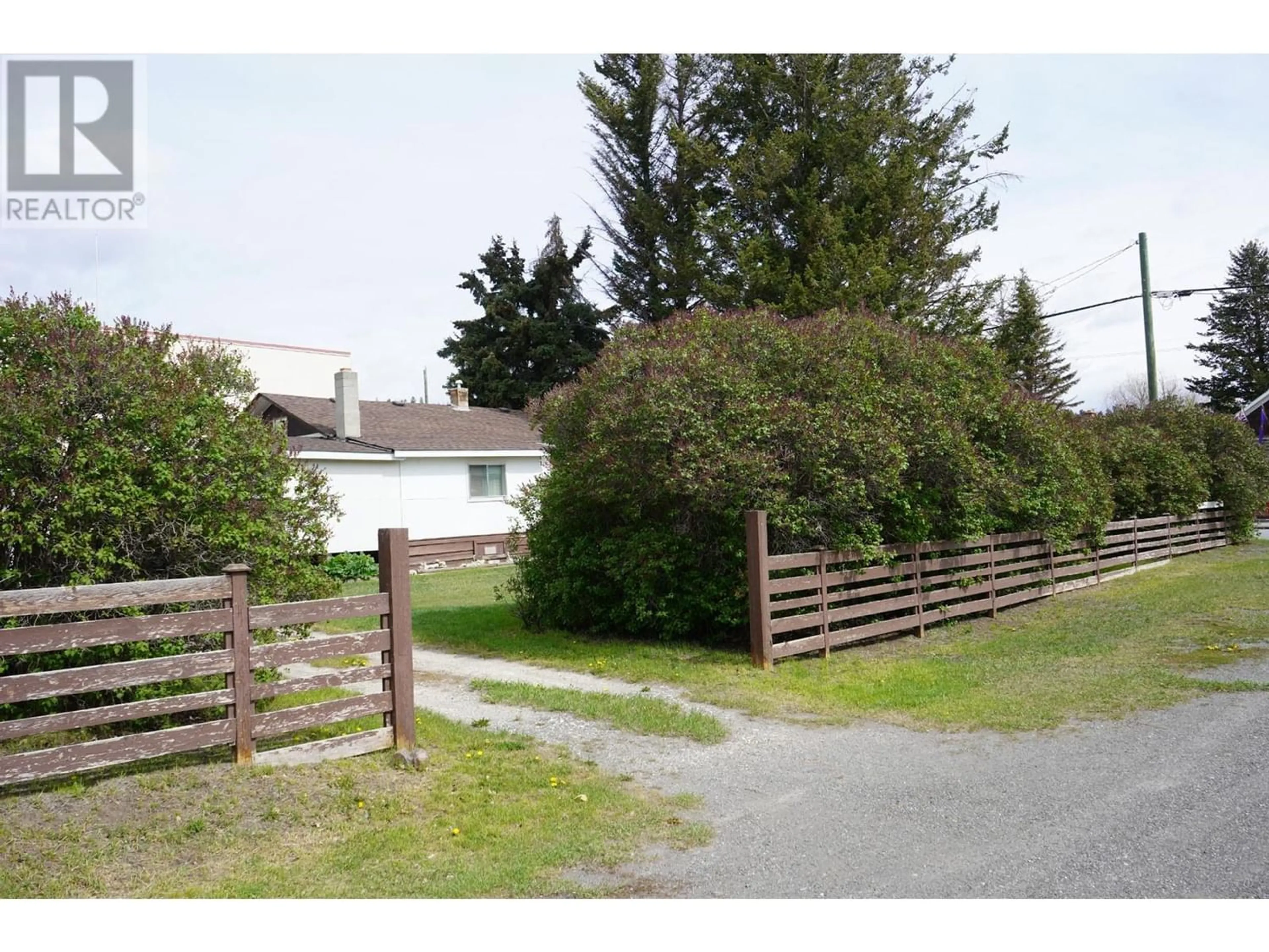 Fenced yard for 1430 GOVERNMENT STREET, Clinton British Columbia V0K1K0