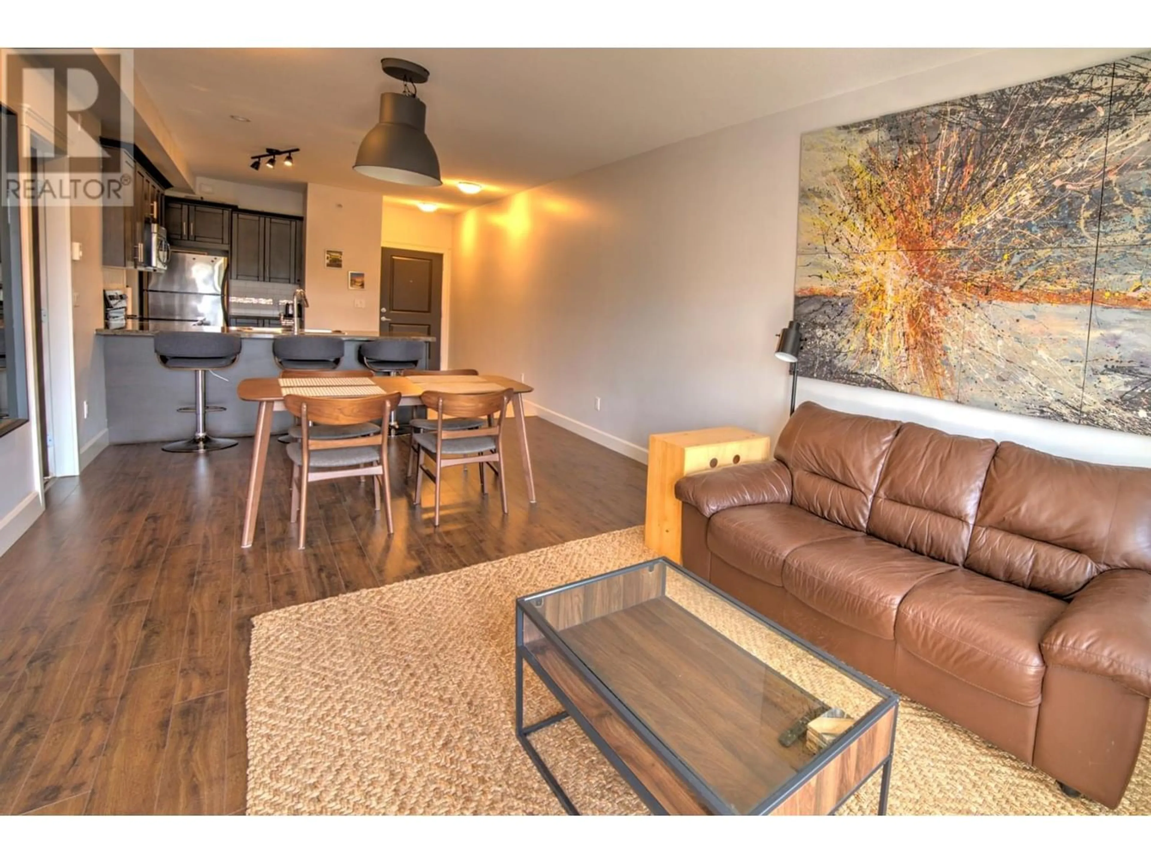 Living room for 305-2799 CLAPPERTON AVE, Merritt British Columbia