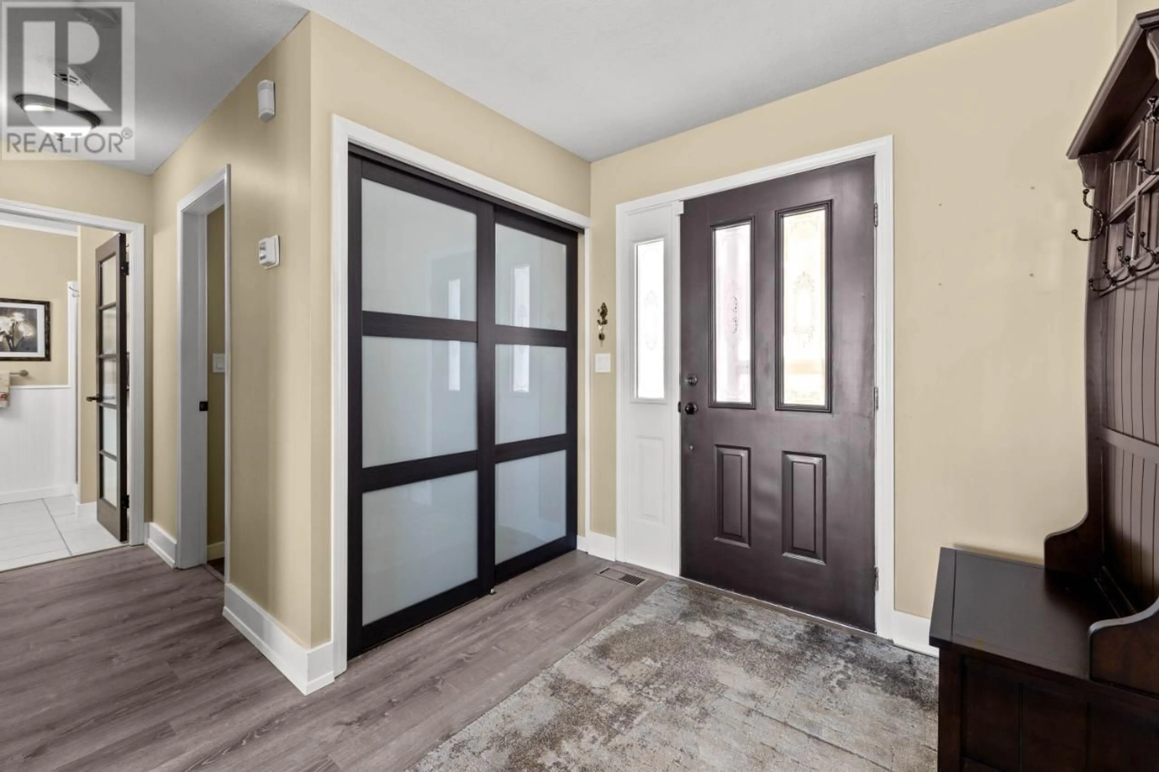 Indoor entryway for 50-2022 PACIFIC WAY, Kamloops British Columbia V1S1T1